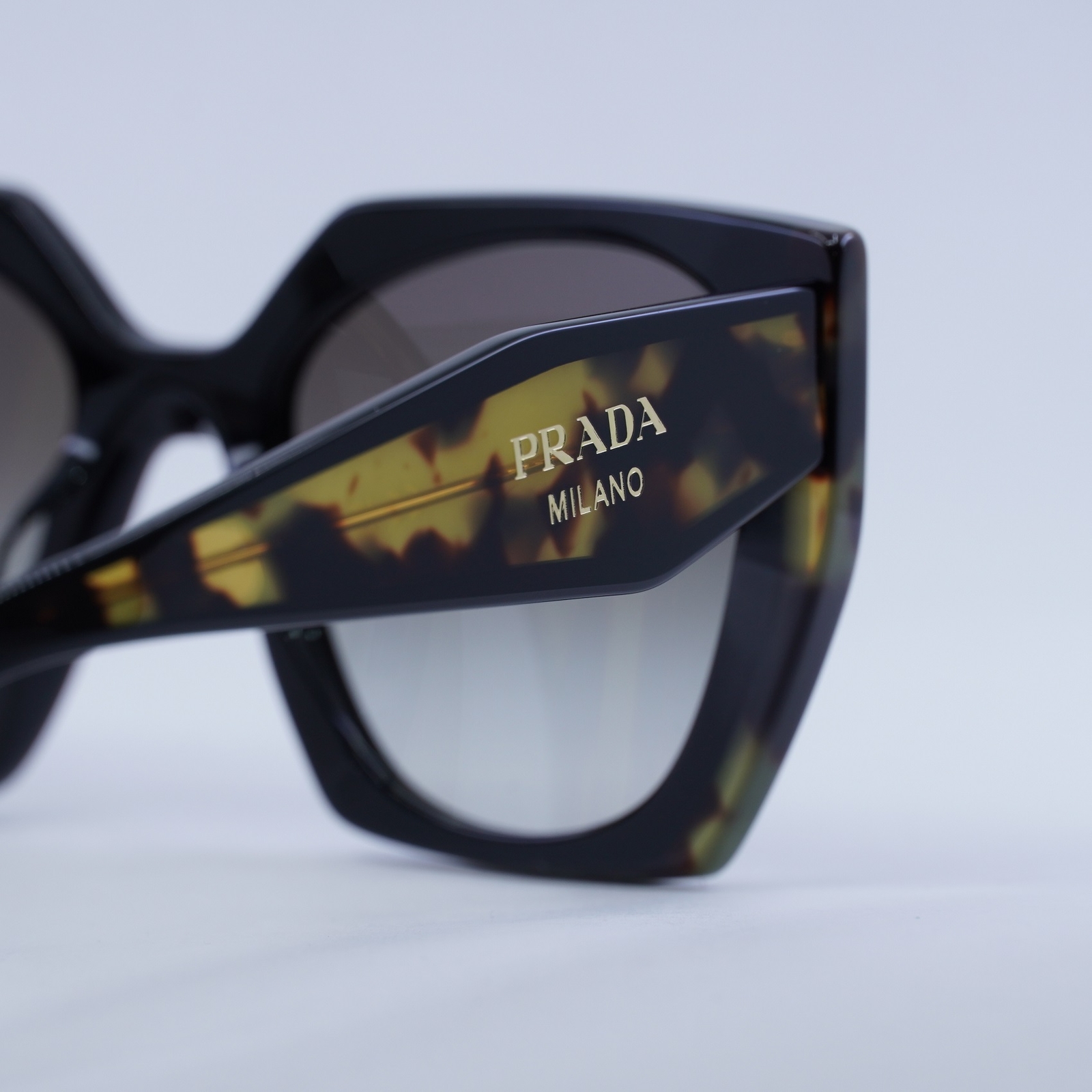 PRADA PR15WS 3890A7 Black/Medium Tortoise/Grey Gradient 54-19-140 Sunglasses …