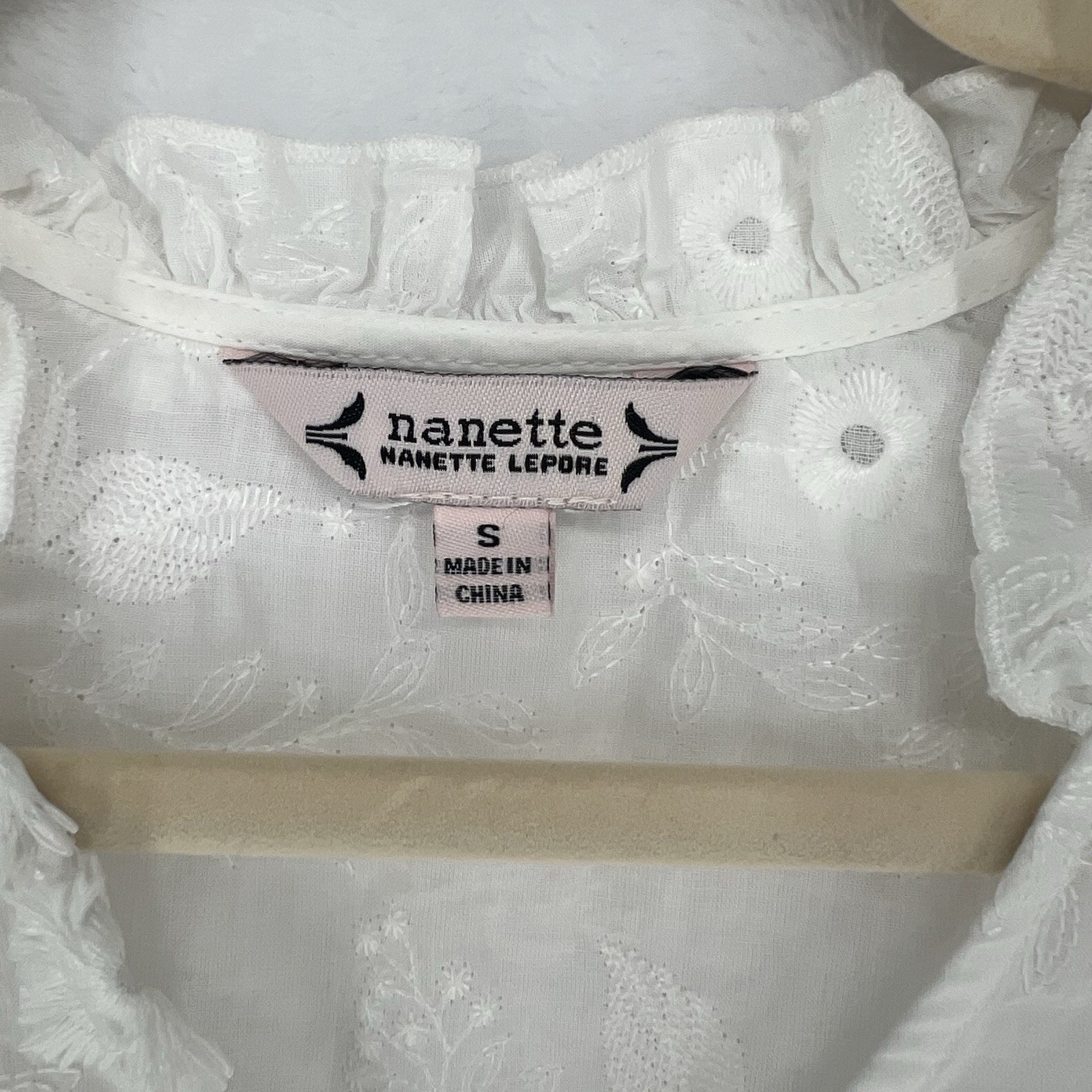 Nanette Lepore White Floral Eyelet Embroidered V-Neck Blouse Sz S Bridal Sheer
