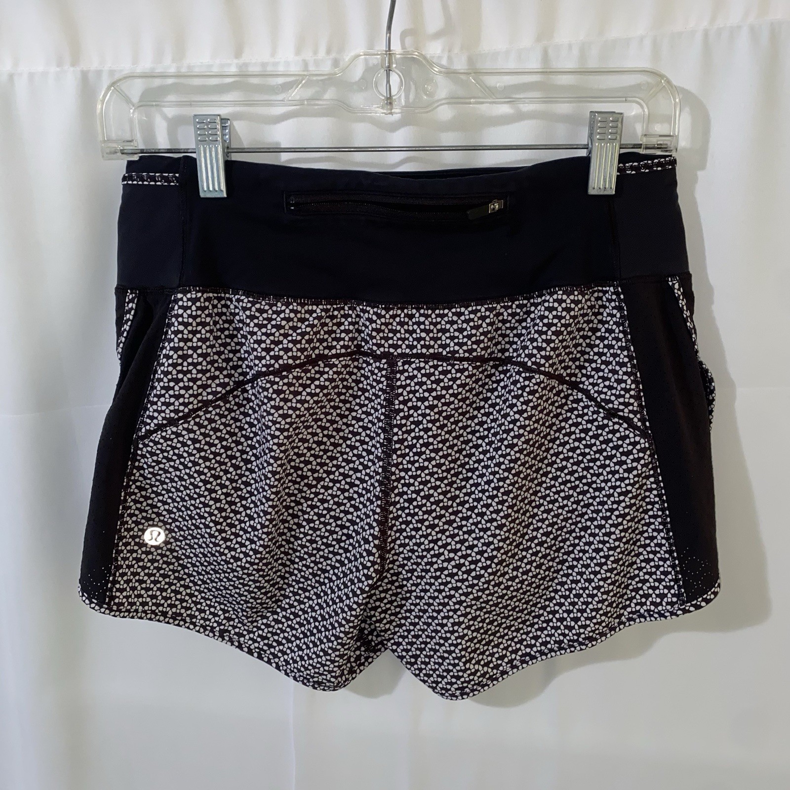 Lululemon Real Quick Short *Perforated 3.5″ Monochromic Black White Size 6