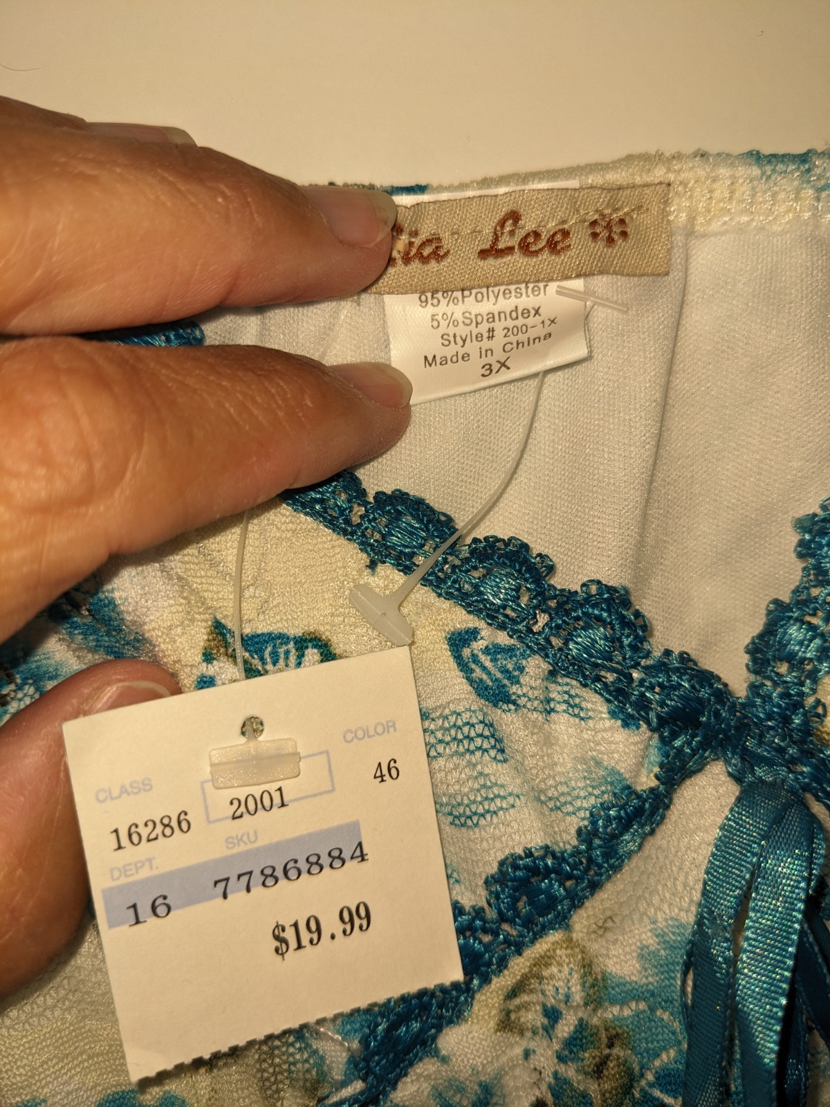 Lia Lee Spaghetti Strap V Shaped Camisole Tank 3X NWT Blue White Floral Lace