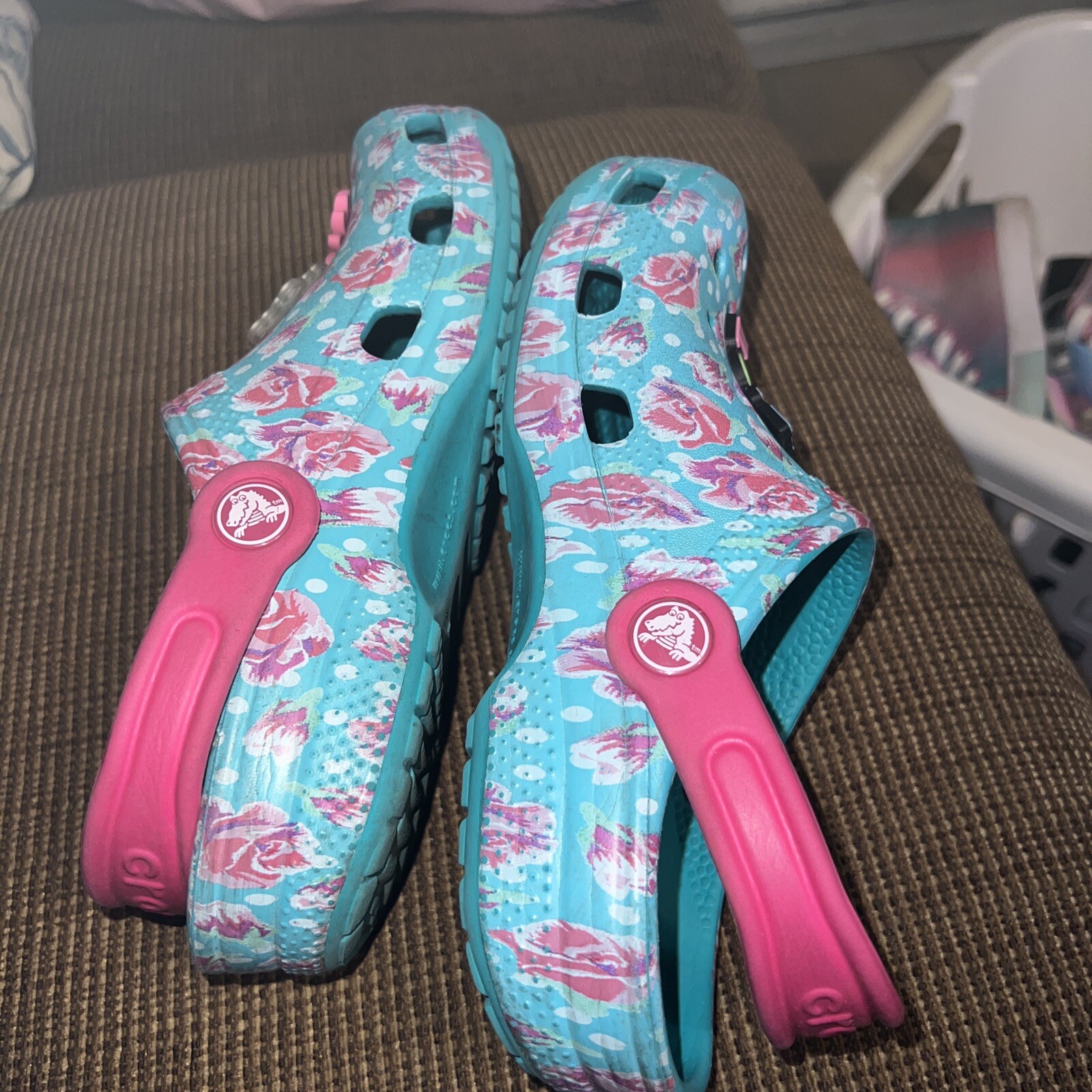 girl crocs size W 4 & M 2