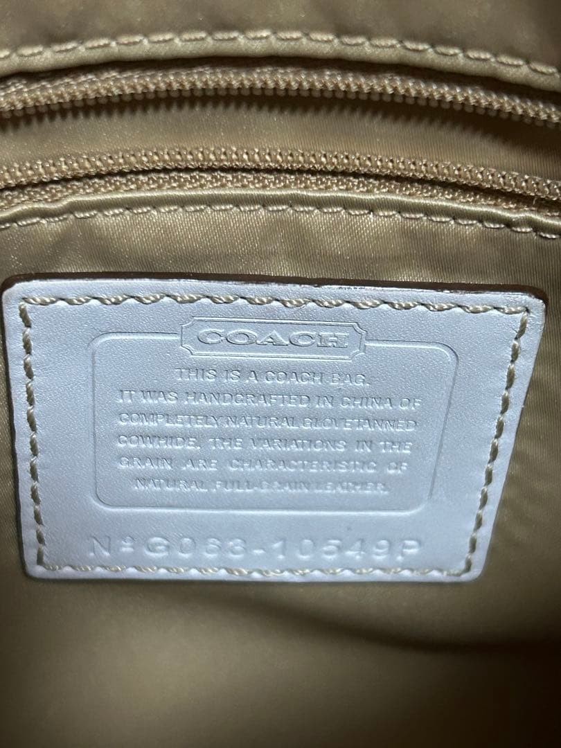 COACH White Leather & Gold Shoulder Bag 10.6 x 11.4 x 3.1 in Used