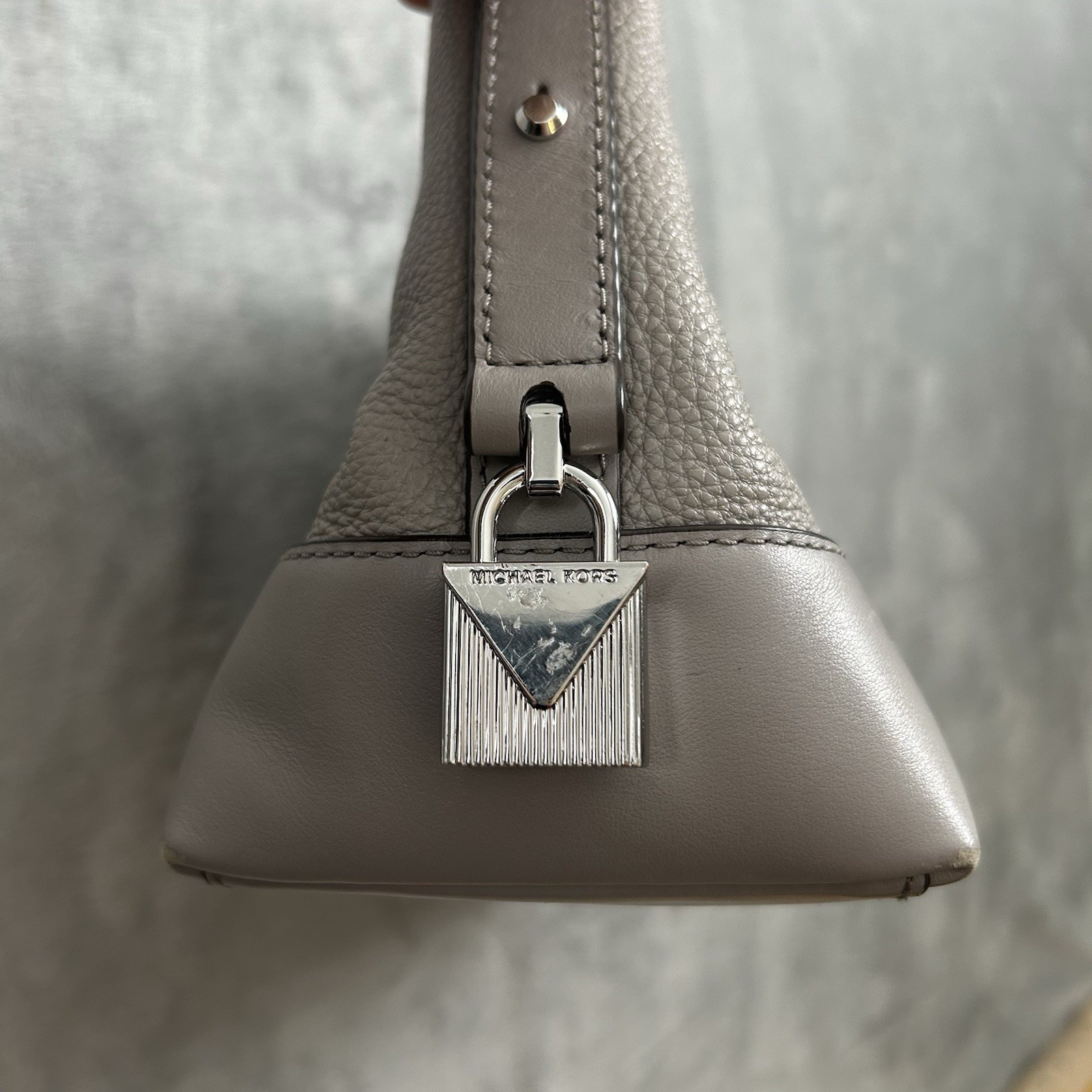 Michael Kors Crosby Pebble Leather Messenger Shoulder Crossbody Bag Purse Gray