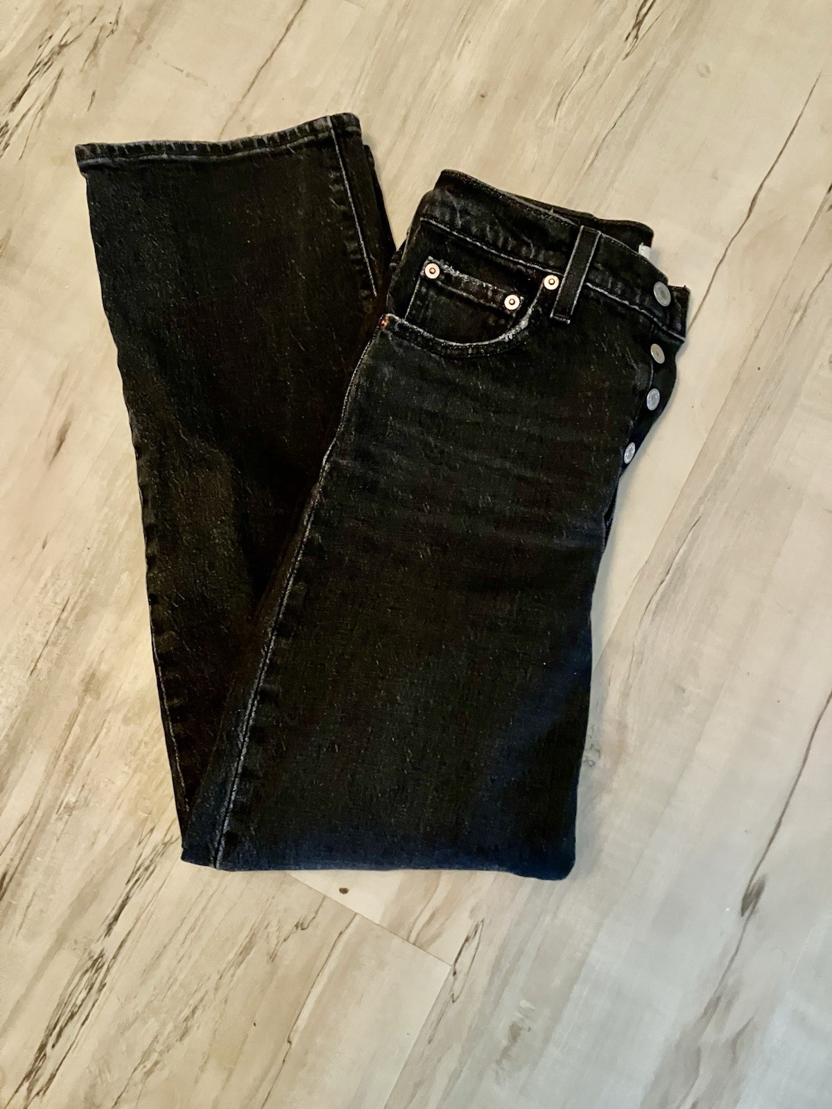Levi’s Big E Women’s Rib cage Straight Black Washed Jeans 26