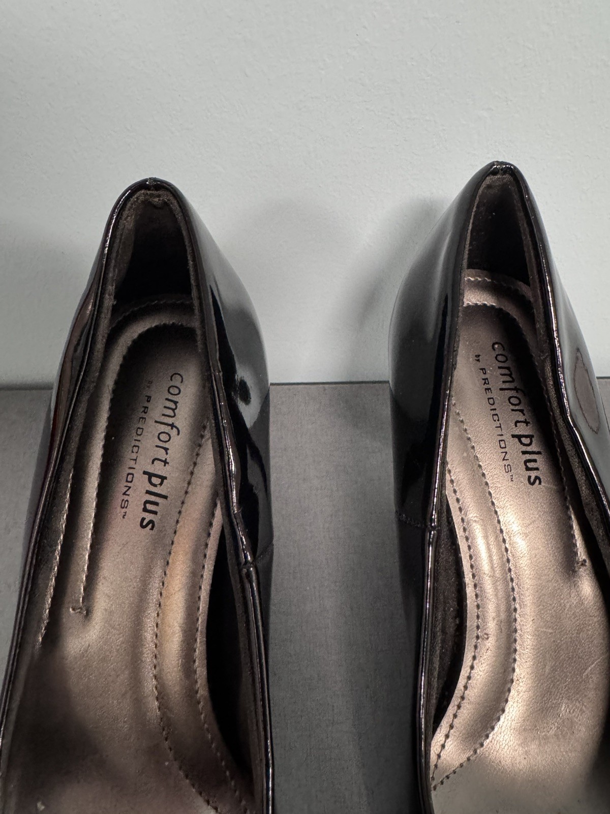 Comfort Plus by Predictions Black Patent Mid Heel Pumps Size 5.5