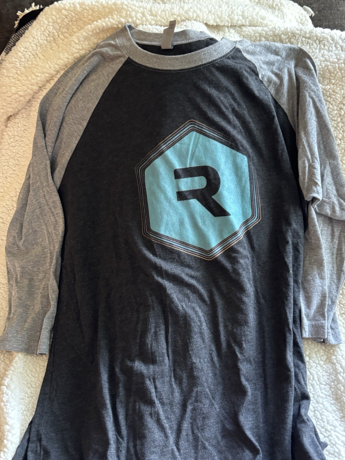 Revolution Cannabis Raglan Baseball Tee XL Navy Gray 3/4 Sleeve Logo NWOT