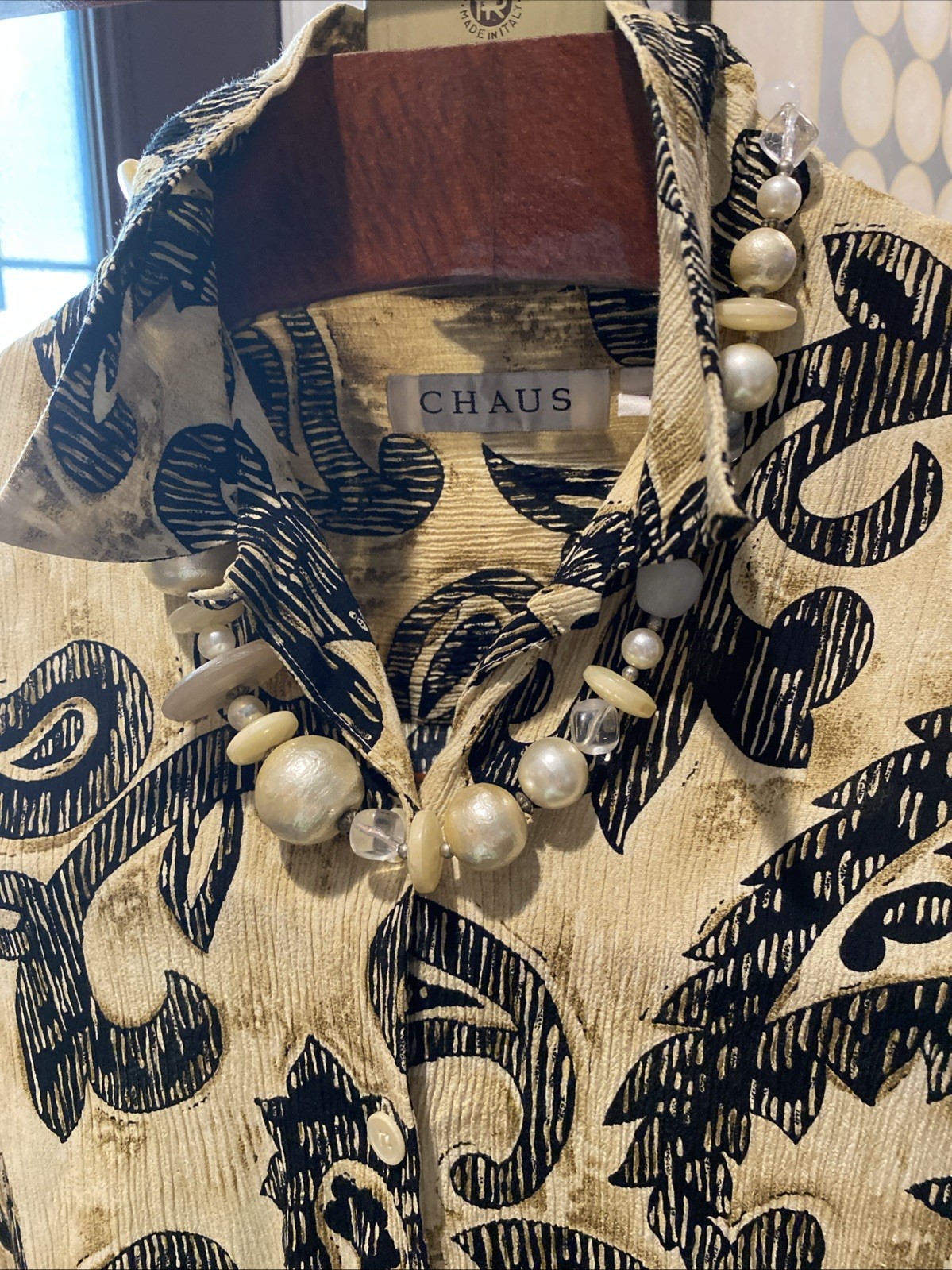 VTG CHAUS Cream button up short sleeve Shoulder Padded Collared Classy Blouse