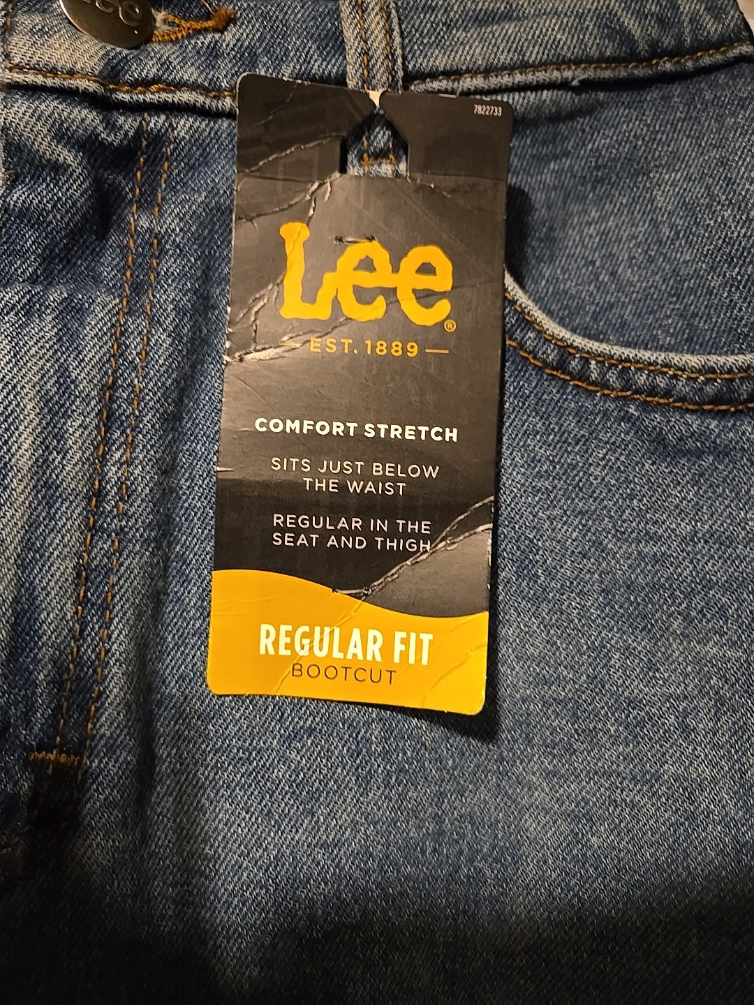 Men’s Lee Comfort Stretch Regular Fit Bootcut Jeans 32 x 34 NWT