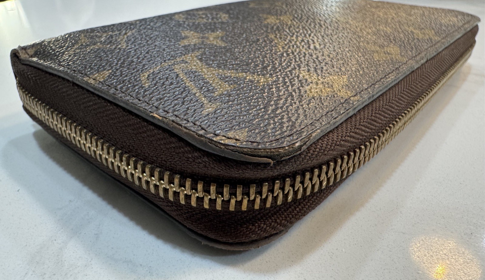 LOUIS VUITTON LV Monogram Canvas Zippy Wallet -Brown