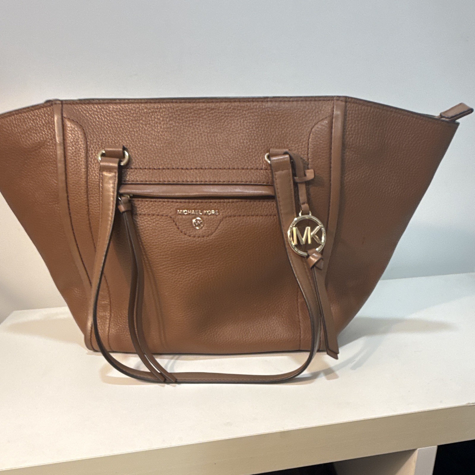Michael Kors Large Brown Tote Zip Closure Gold Hardware MK Charm Inner Pockets