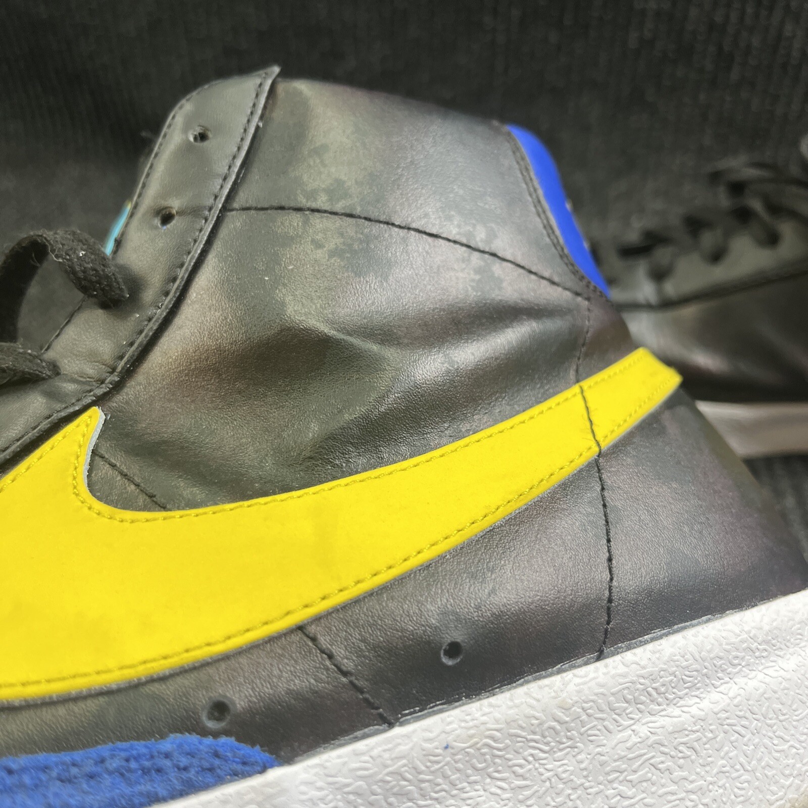 🔥🔥🔥Nike Blazer Mid Peace, Love, and Basketball 2020 Size 15 Used Good