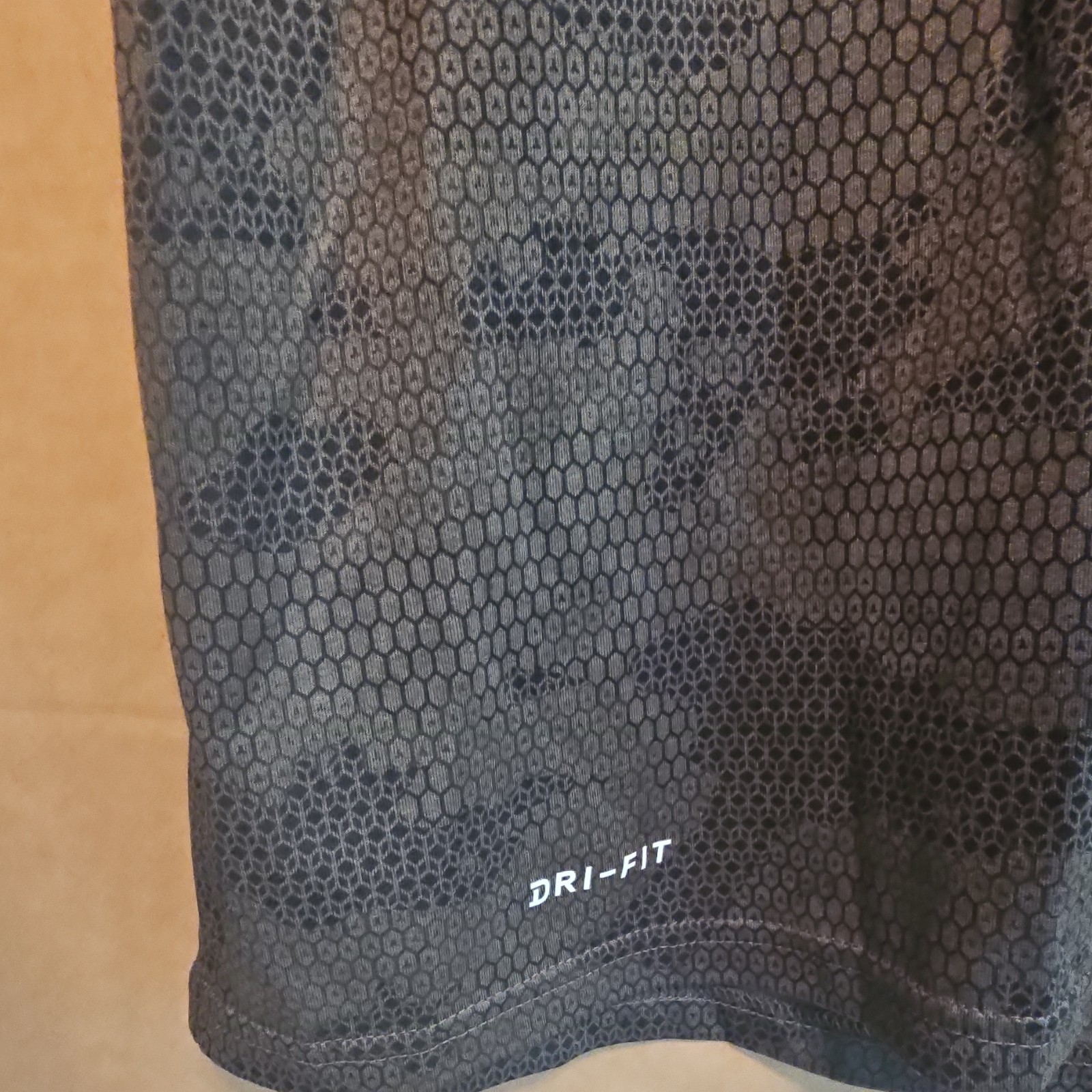 Nike Dri-FIT Men’s L Black Camo Crew Neck Short Sleeve Moisture Wicking Tee
