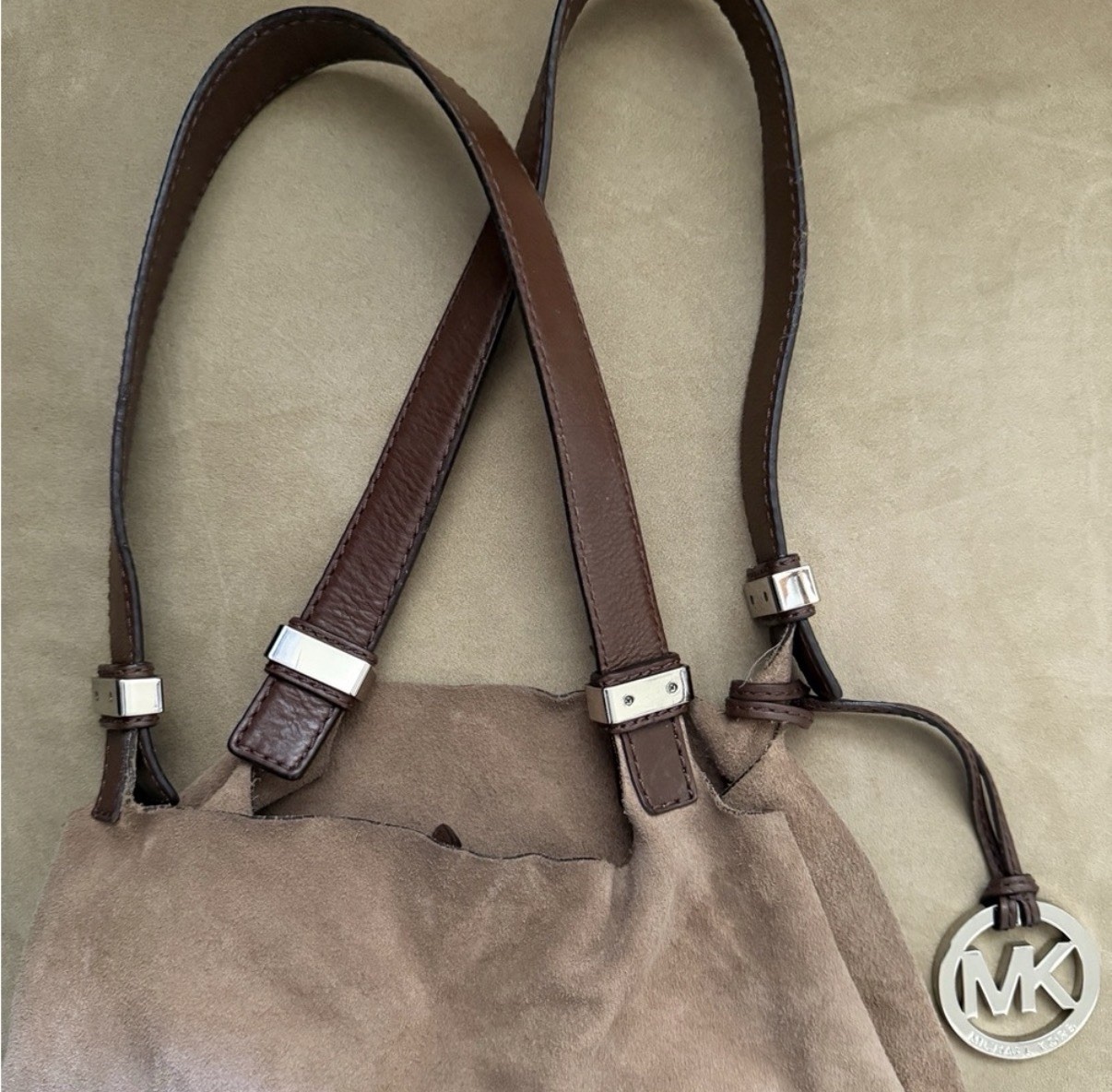 Michael Kors Large Brown Shoulder Bag Snap Closure Inner Pockets Logo Charm