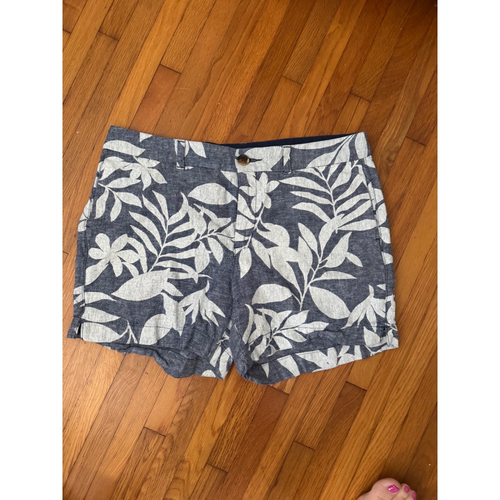 Old Navy Everyday Shorts Womens Navy Blue White Tropical Leaf Floral Print 10