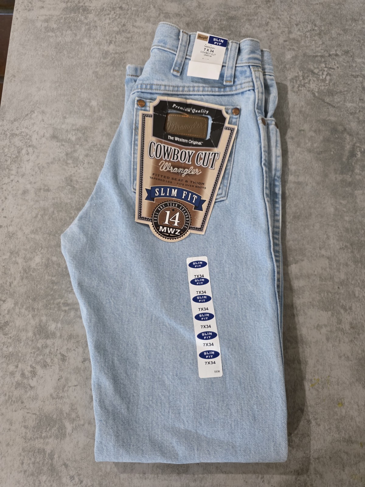 Wrangler Jeans Womens 7×34 Light Wash Slim Fit Natural Rise 14MWZ Cowboy Cut