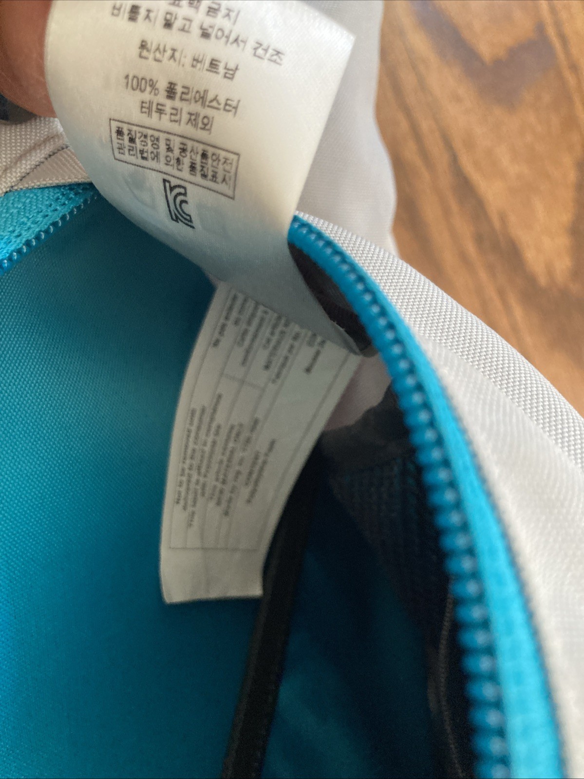 Patagonia Atom 8L Sling Backpack Tan Cream Teal Crossbody Hiking Travel Bag