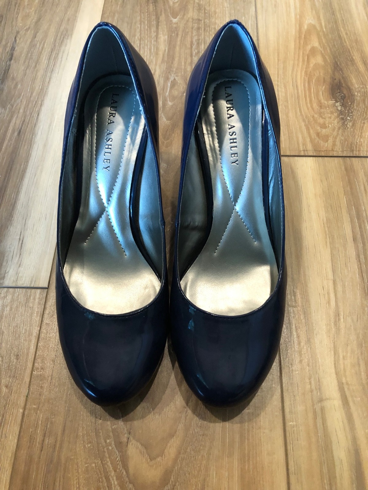 Laura Ashley Patent Leather Women’s Pumps Blue/Navy. Size 8.5