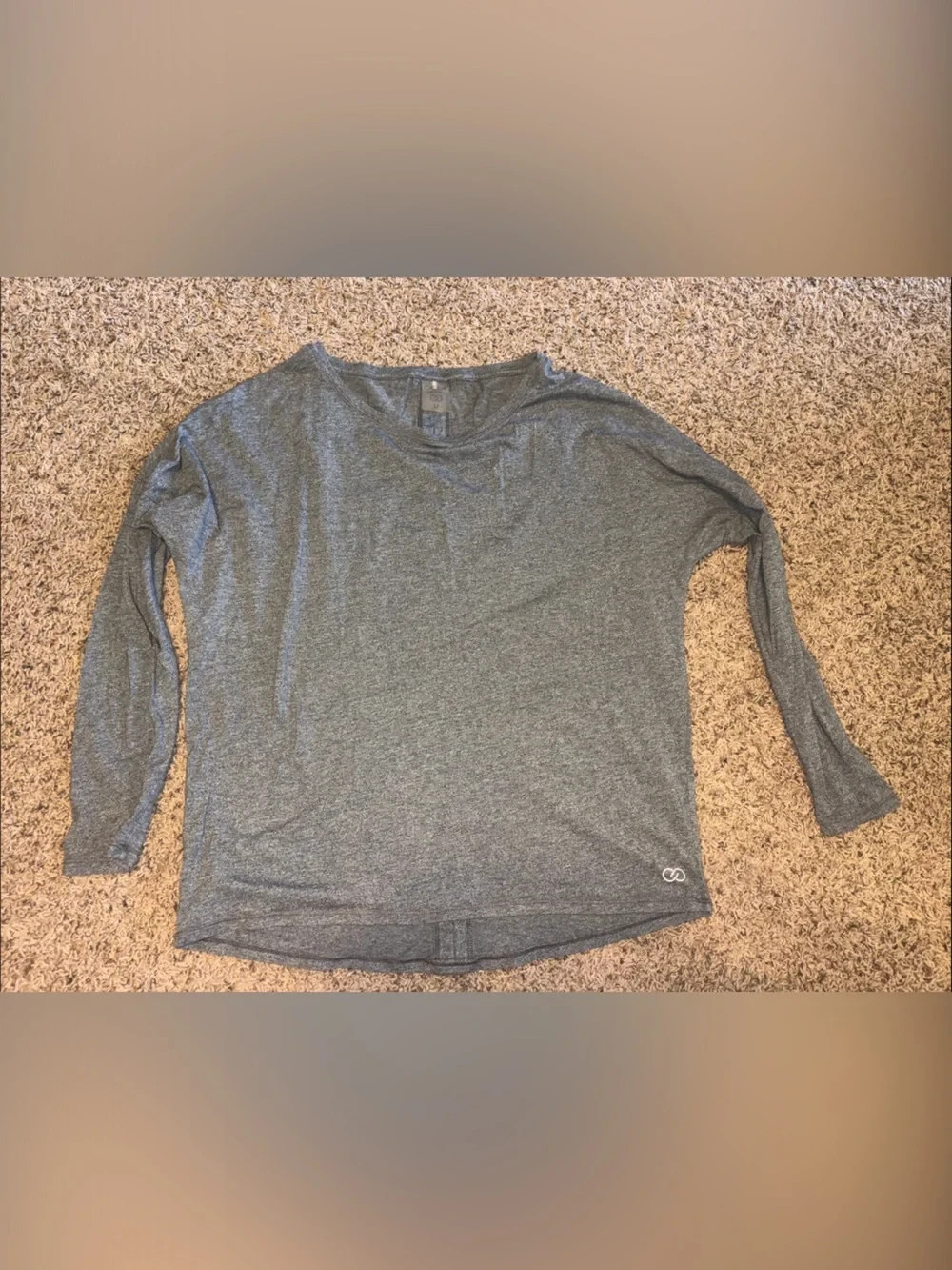 Calia By Carrie Underwood Size Medium Long Sleeve Performance Tee Splitback