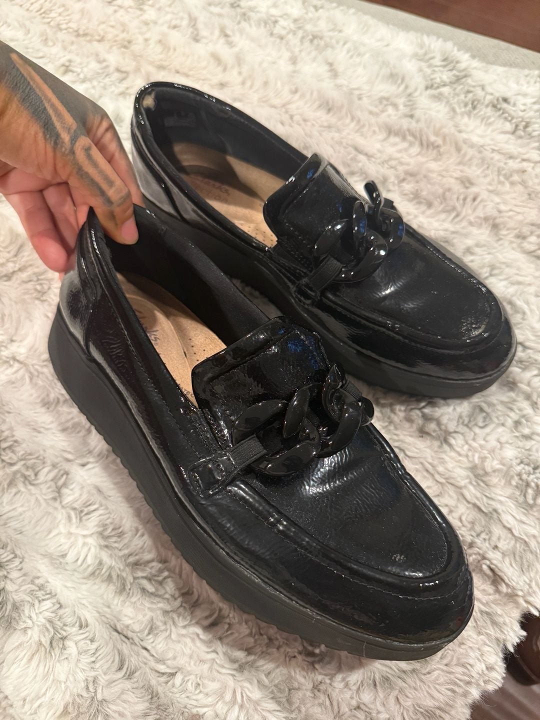 Clarks Collection Black Patent Platform Loafers with Chain Detail Sz.9-9.5