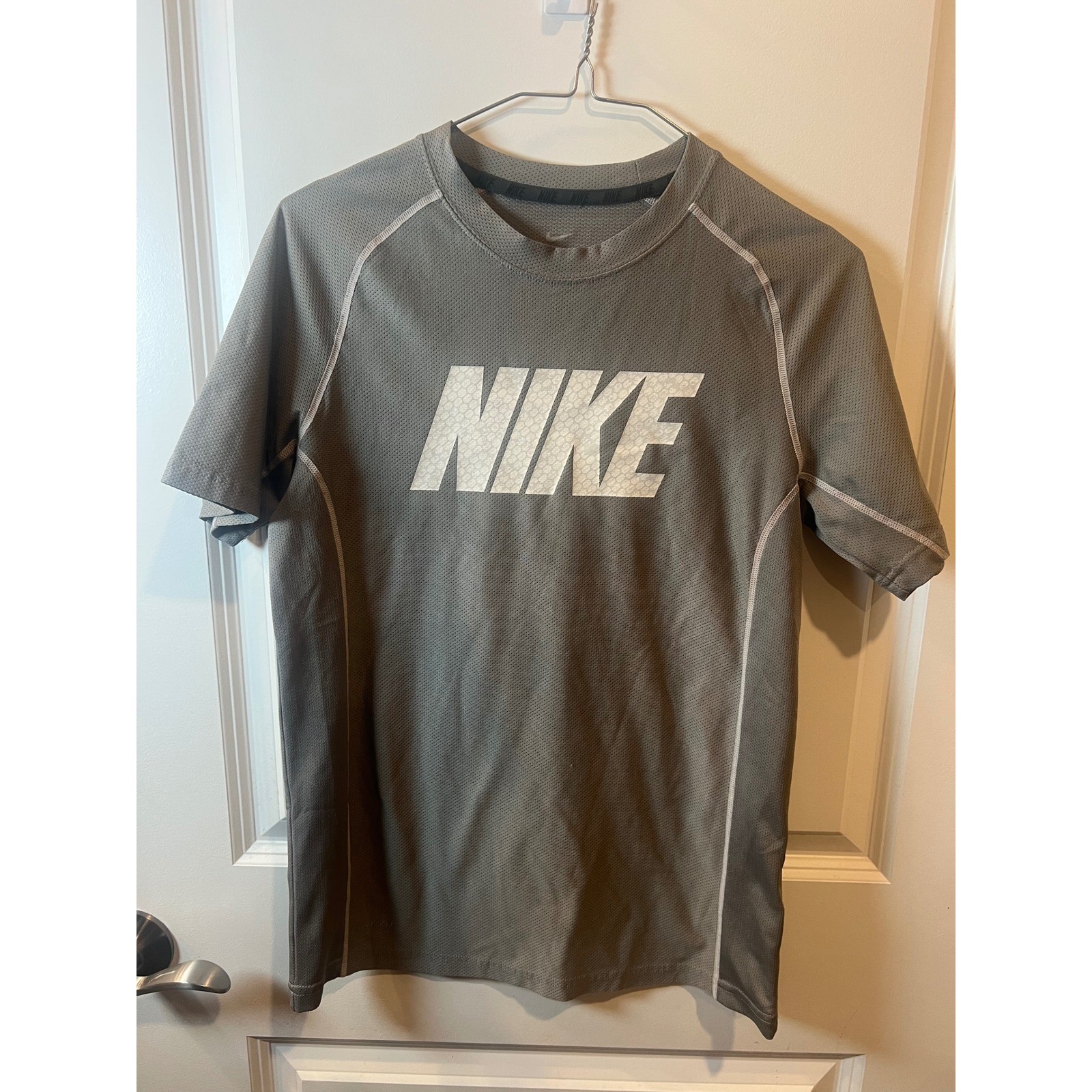 Nike Mens Short Sleeve Dri-FIT Mesh Graphic Training Shirt Gray Large