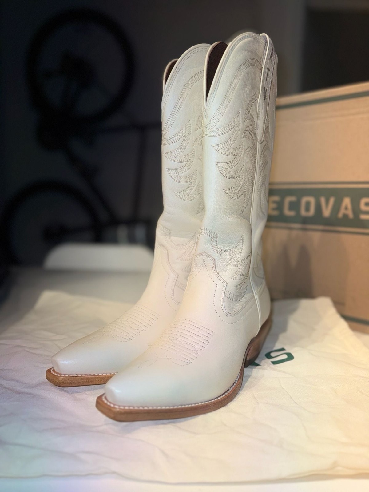 Tecovas The Annie Snip Toe Cowgirl Boots in Bone Sz 6,5 reg