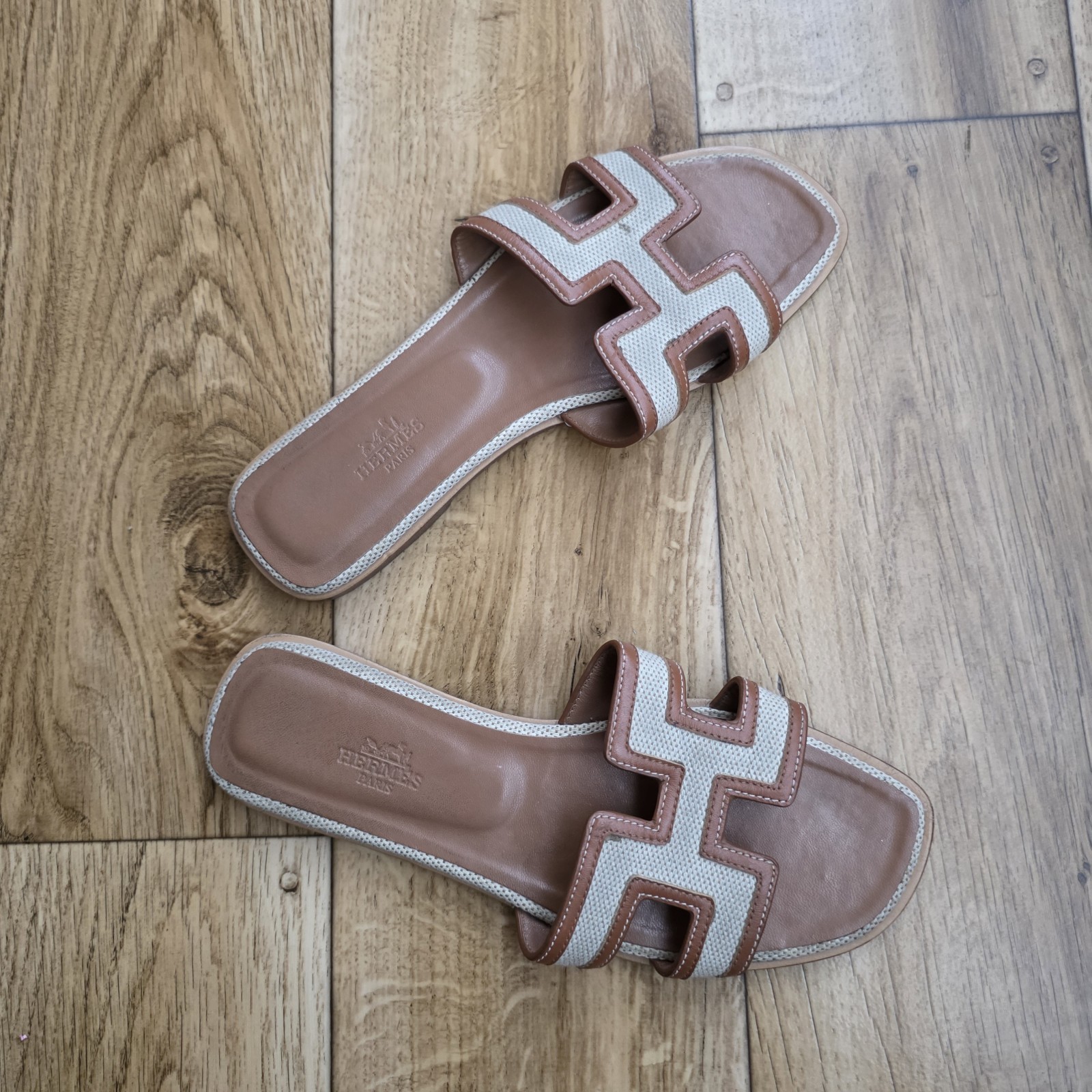 HERMES ORAN LEATHER FLAT SANDALS SLIDES SIZE 39 EU, 8.5 US, 6 UK
