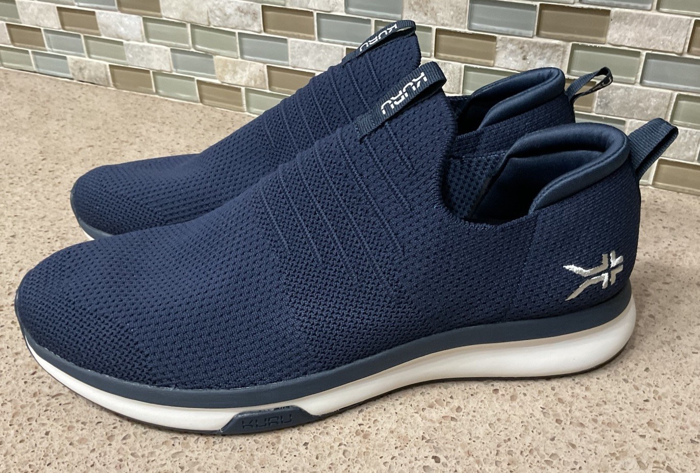 Kuru Atom Men’s Slip-On Blue Sneakers Size 11 Knit Everyday Travel Seamless EUC