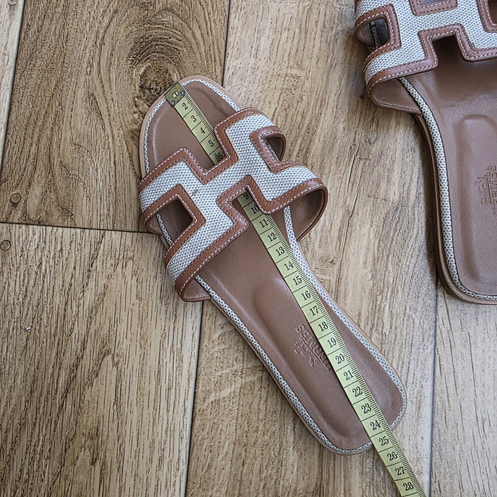 HERMES ORAN LEATHER FLAT SANDALS SLIDES SIZE 39 EU, 8.5 US, 6 UK