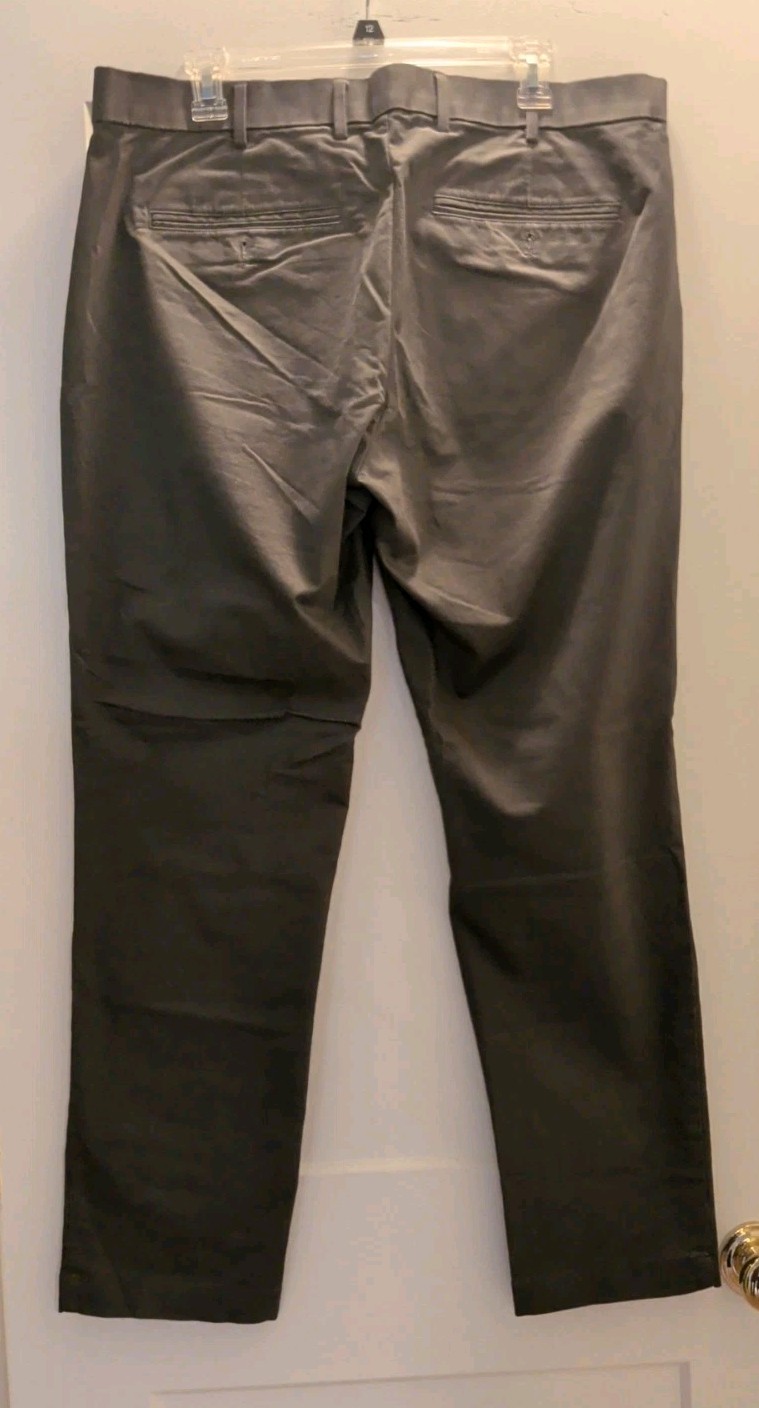2 Pr 36 X 30 Slim Men GAP Modern Khaki Black Olive Twill Pants 4 Pockets 4 Good
