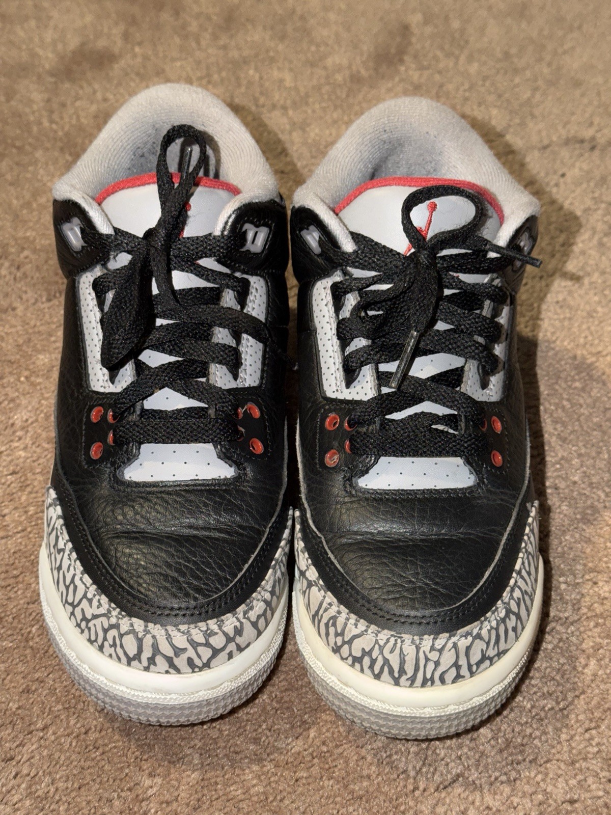 Air Jordan 3 Retro OG 2018 Black Cement 854261 001 Size 5Y