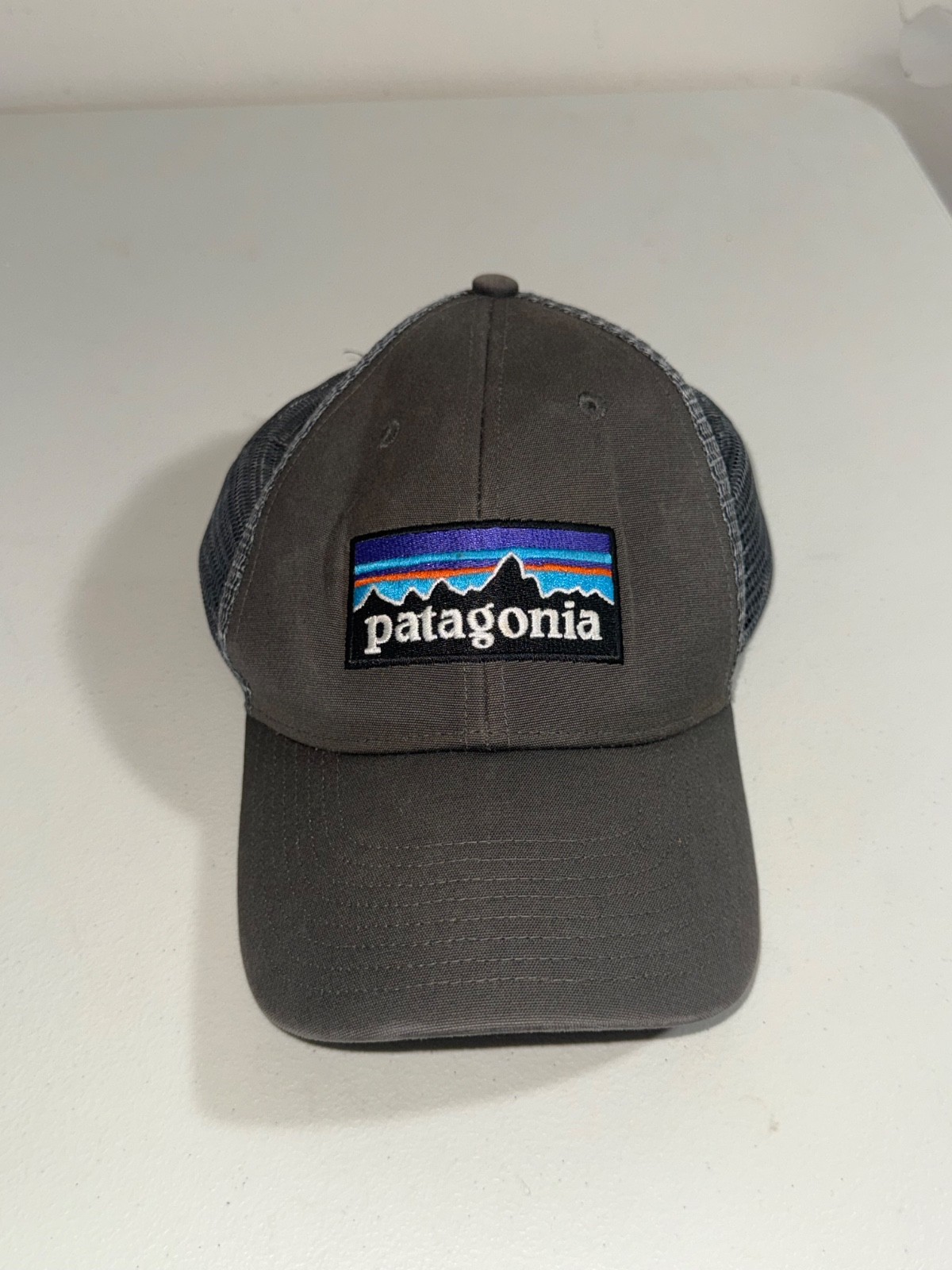 34 Hat Cap Lot New Era Nike NFL MLB NBA NHL Carhartt Patagonia Reseller