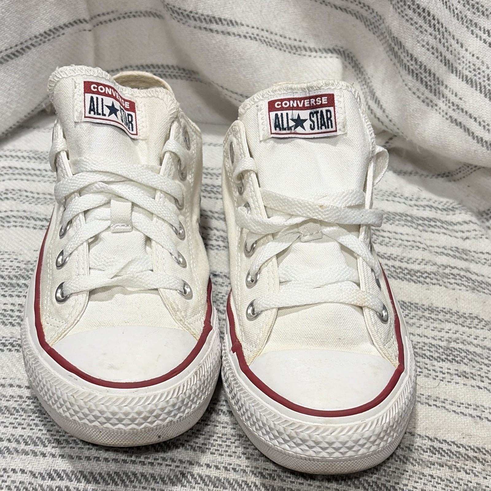 Converse Chuck Taylor All Star Low Top Lace-Up Optic White Sneakers M7652
