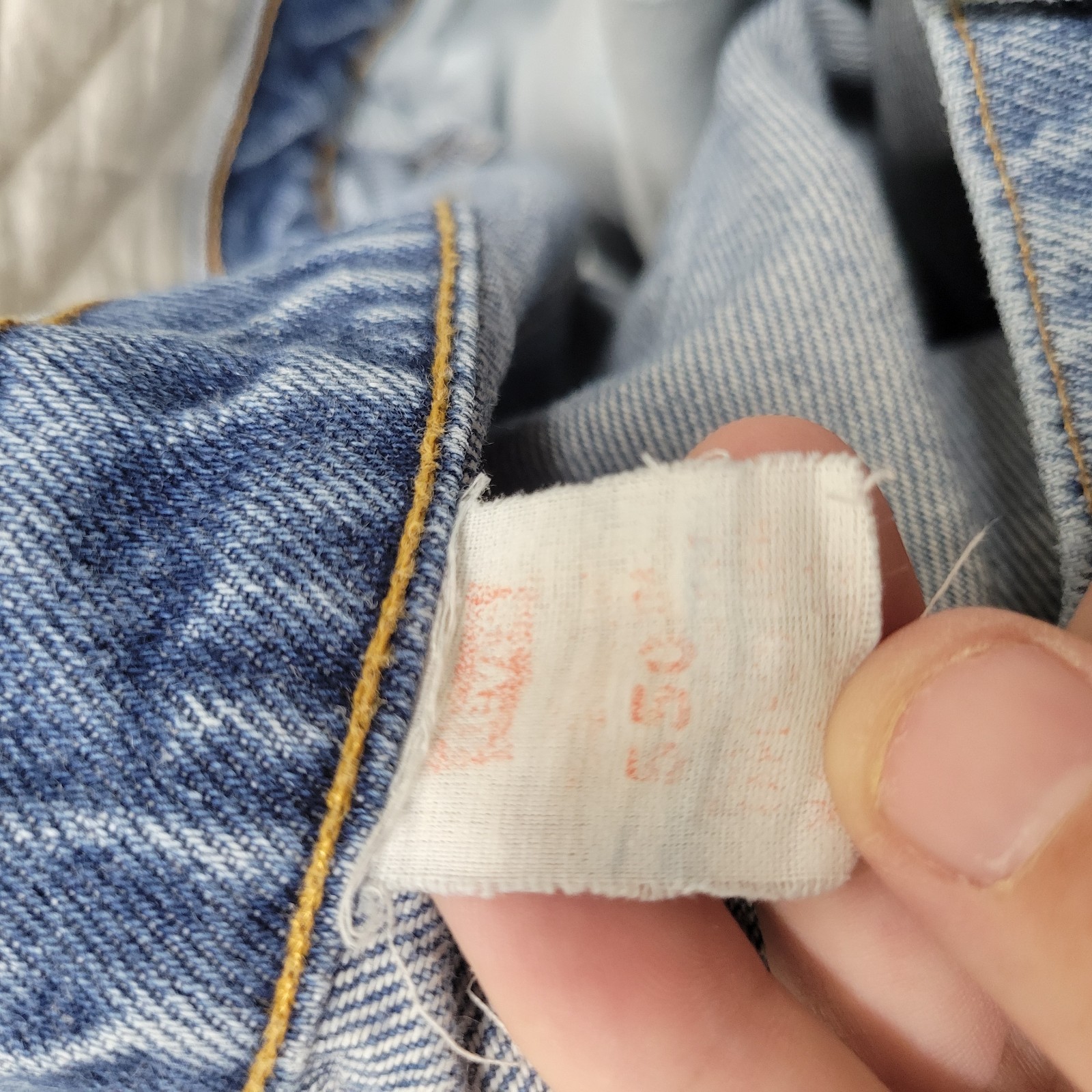 Vintage Levi’s 550 Relaxed Fit Jeans Men’s 44×29 Blue Denim Tapered Orange Tab