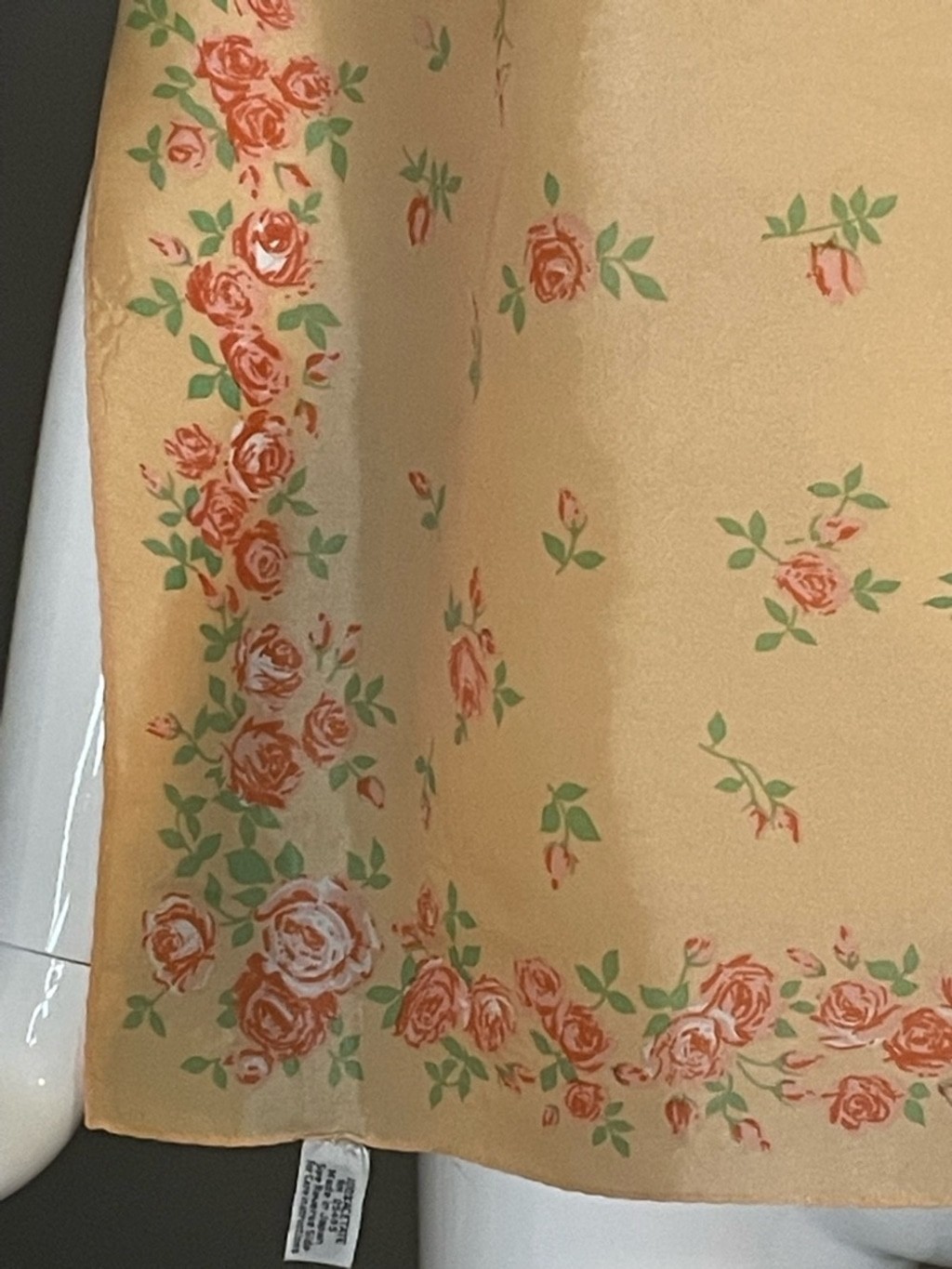 Vintage Tangerine Rose Print Scarf 23 In Excellent Condition