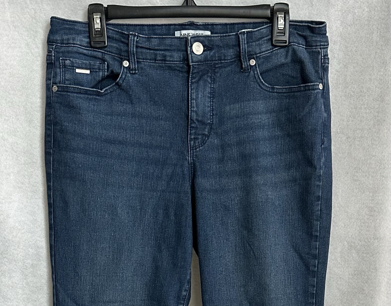 Nine West Chrystie Capri Size 12 W-33” R-10 1/2” In-23” Leg Opening 16”