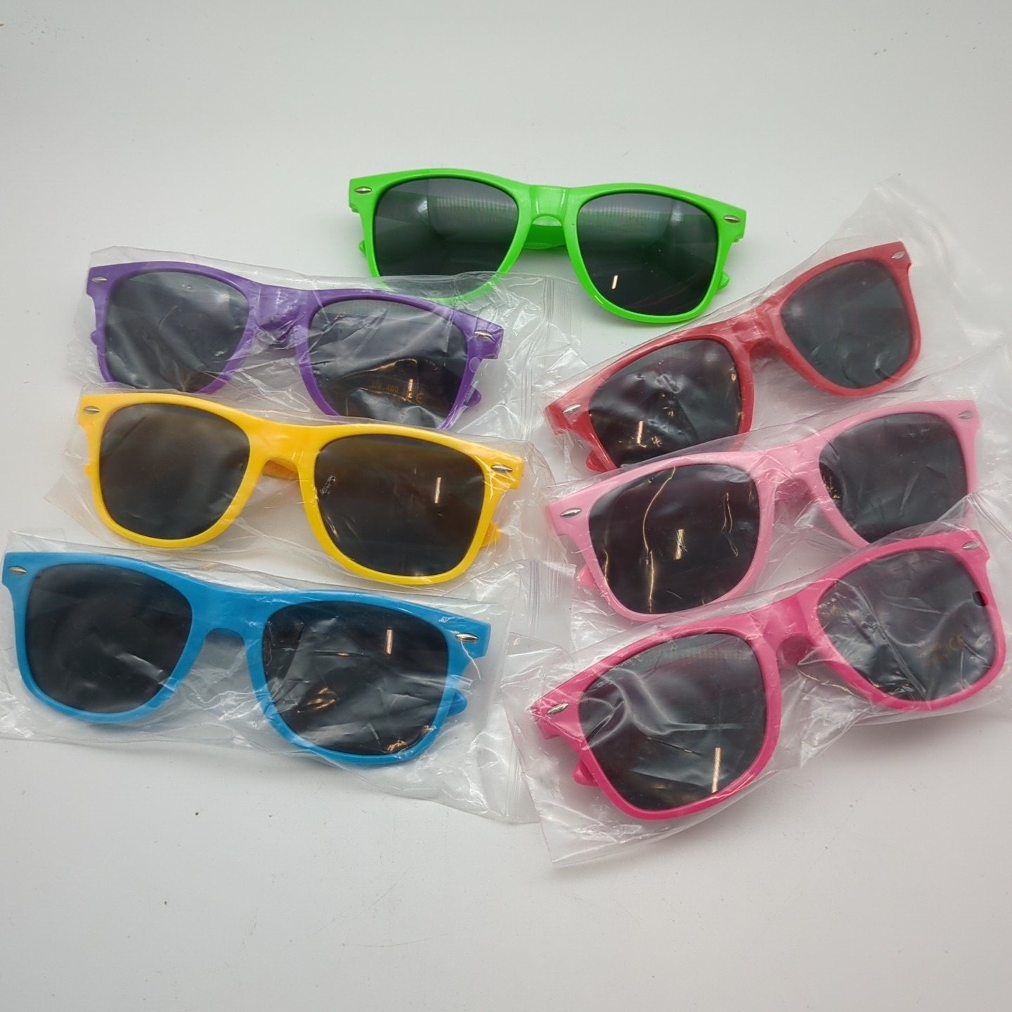 Pibupibu Neon Colors Party Favor Supplies 7 Count Multicolor Blue Green Pink Red