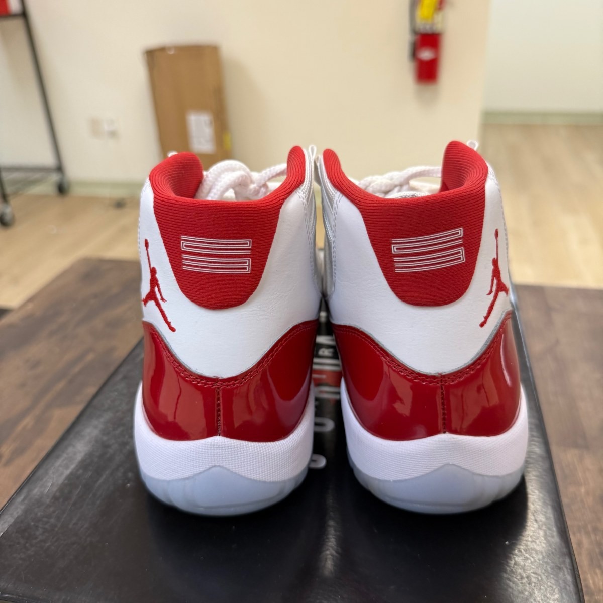Jordan 11 Retro Cherry (2022) Size 10.5