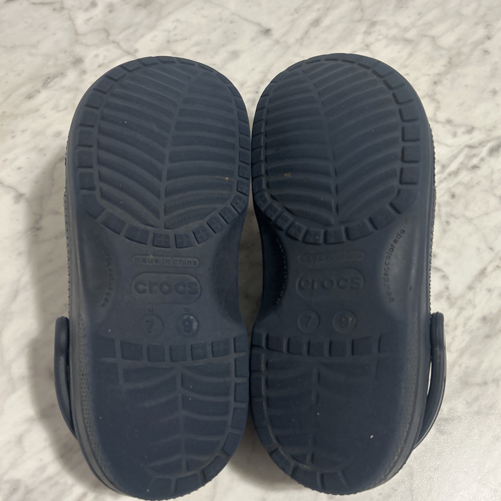Crocs Classic Clogs – Navy blue