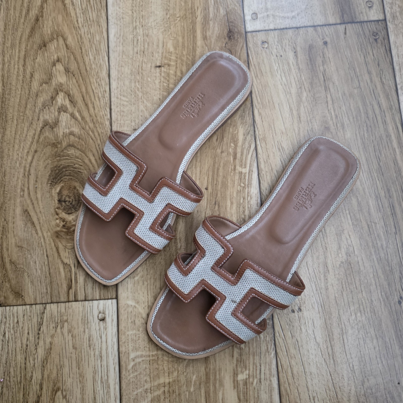 HERMES ORAN LEATHER FLAT SANDALS SLIDES SIZE 39 EU, 8.5 US, 6 UK
