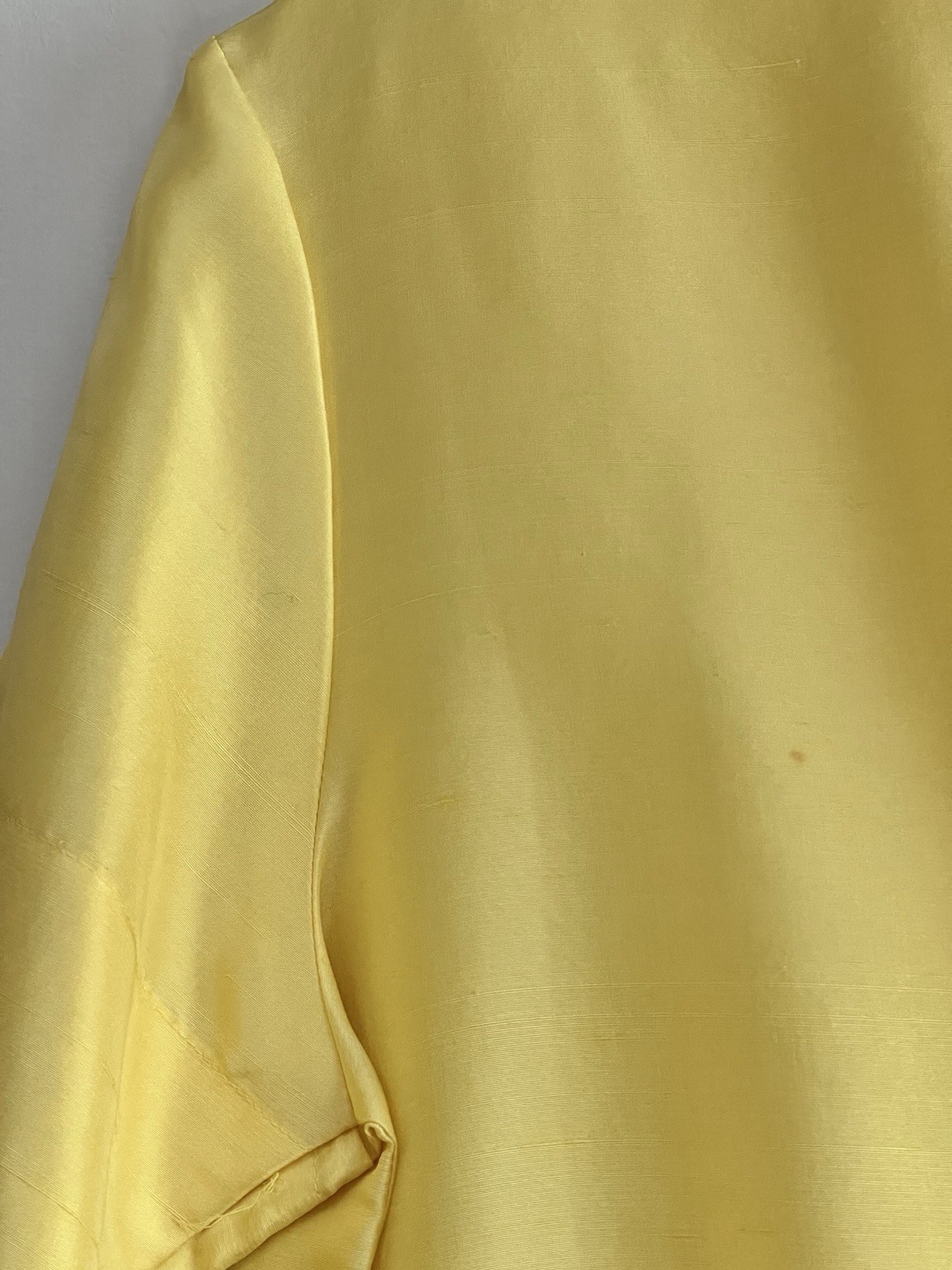 Kathy Ireland Essent Yelow Silk Short Sleeve Buttonup Shirt Blouse Deadstock NWT