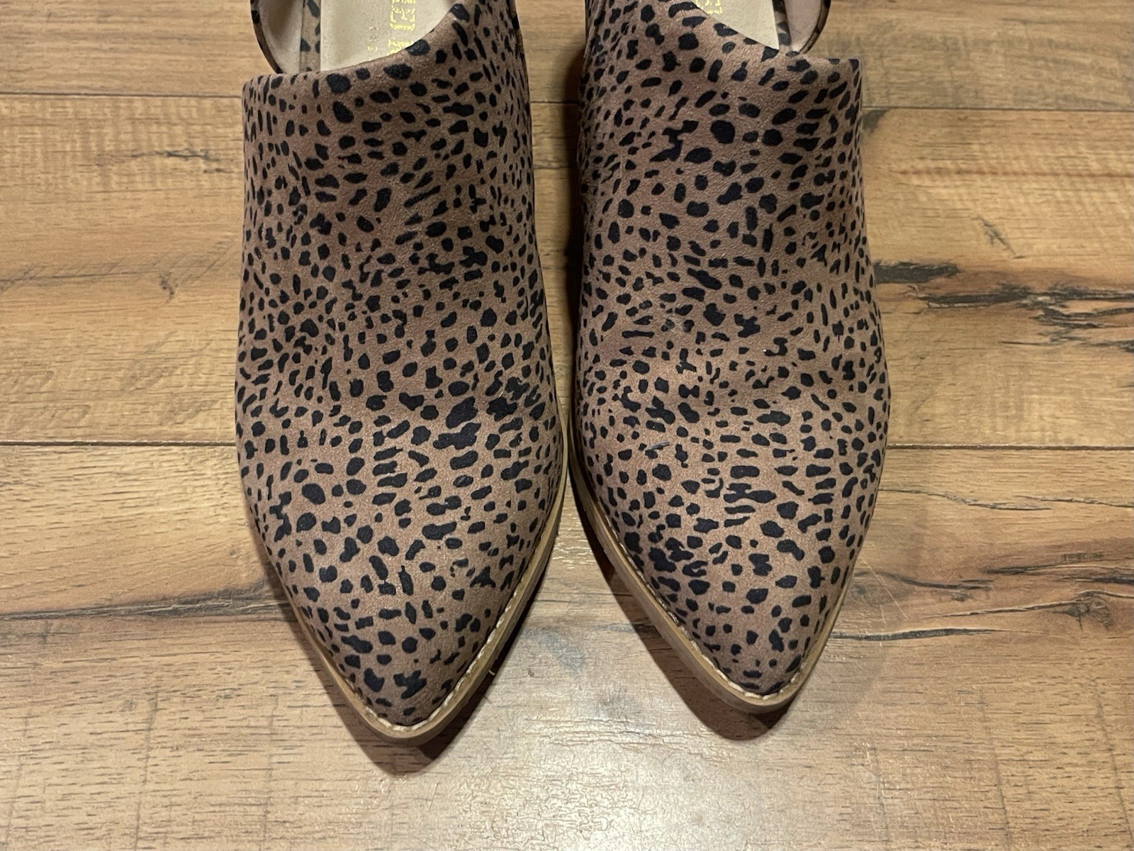Melrose Ave 100% Vegan Leather Cutout Block Heel Booties Cheetah Size 9 ~ EUC