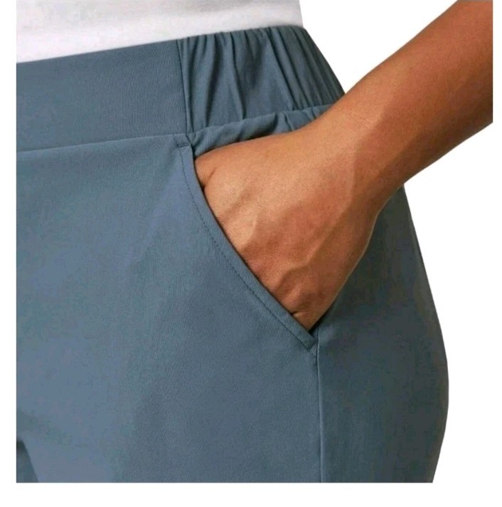 MODERN AMBITION LADIES HIGH-RISE STRETCH PANT. 2 FRONT AND 2 BACK POCKETS.