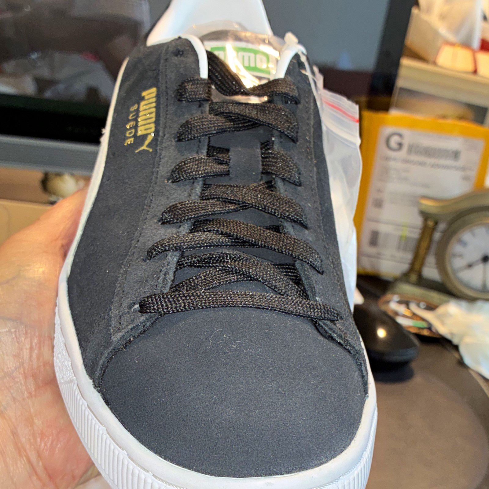 PUMA Suede Classic 21 Black/White Suede Low Top SZ10 Lace Up Sneakers 374915-01