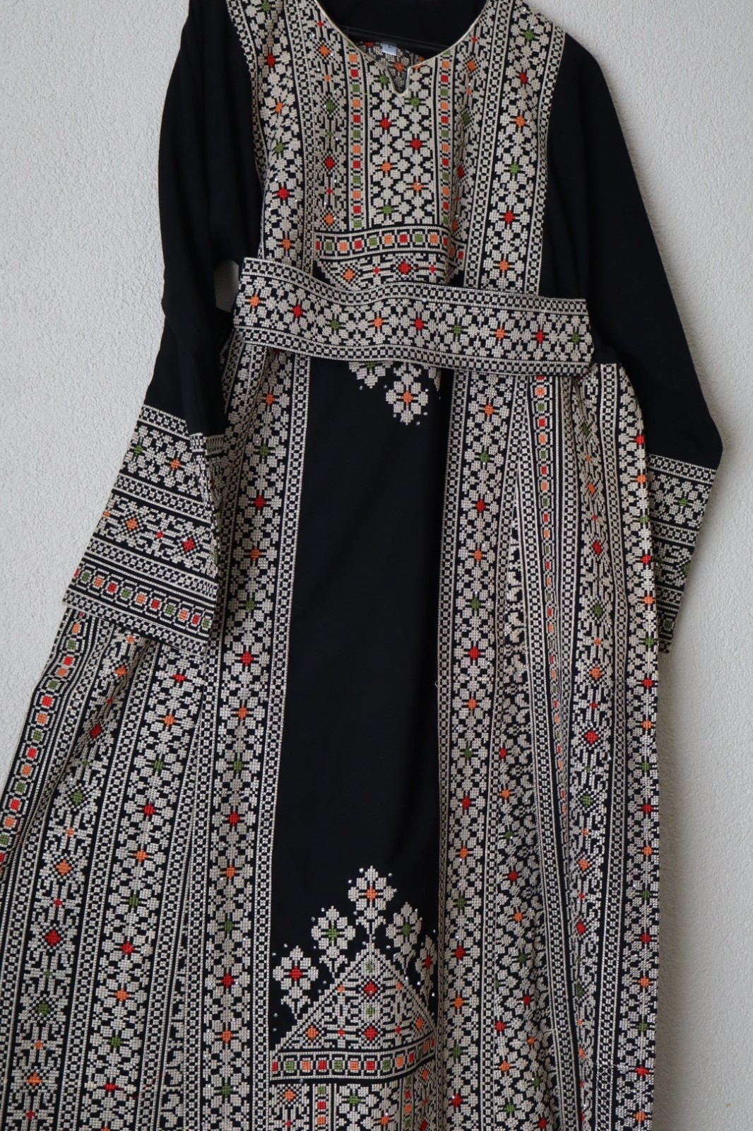 Traditional Palestinian / Jordanian Embroidered Thobe Kaftan Dress Black-JAWHARA