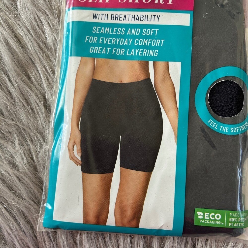 Vanity Fair Radiant Collection Light Smoothing Slip Short Womens Size Small/5