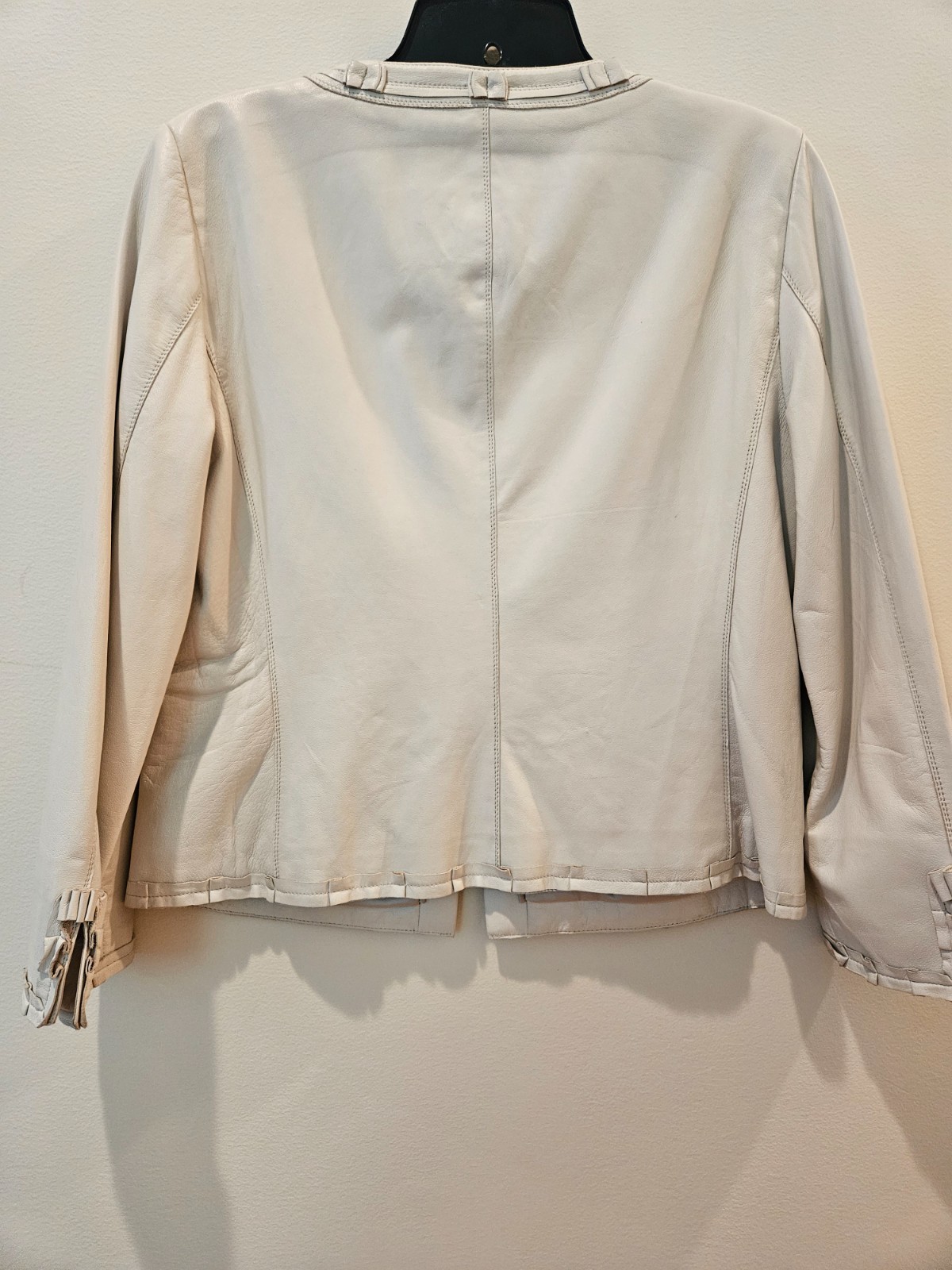 Elie Tahari leather jacket size small
