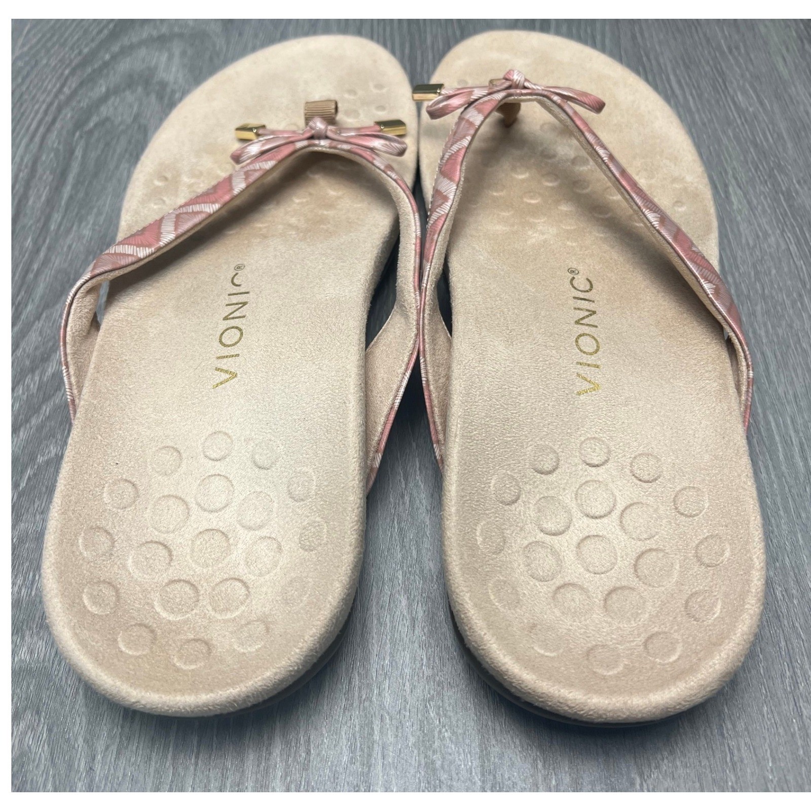 Vionic Bella II Dusty Pink Chevron Orthotic Thong Sandals Womens 10 Wide Bow