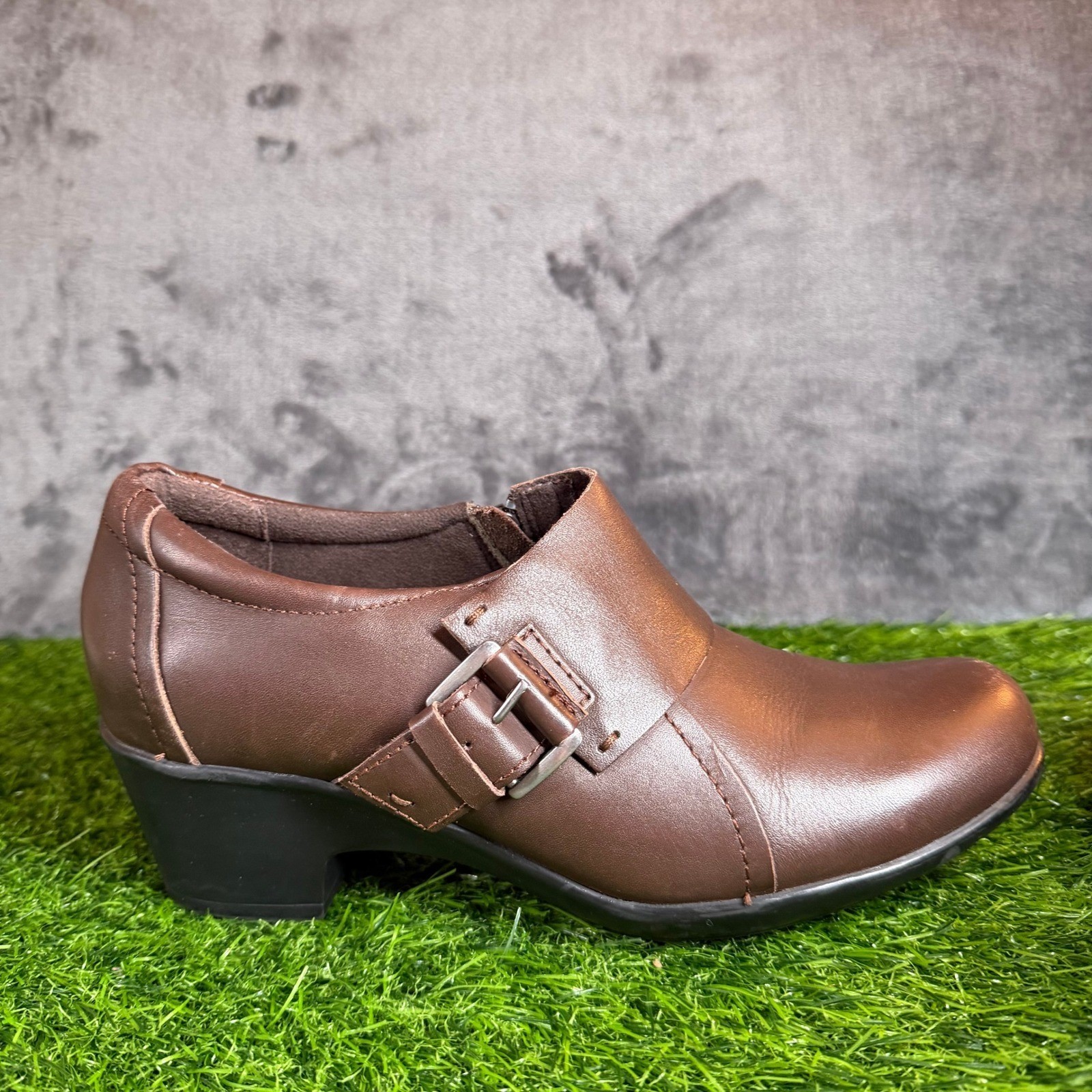 Clarks Collection Shooties Womens Size 8 Brown Leather Buckle Zip Ankle Boots