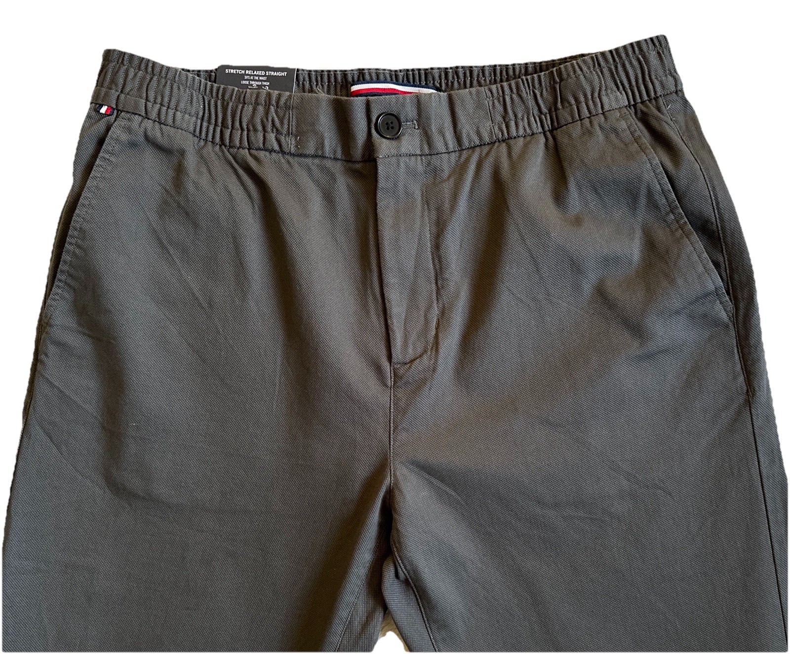 Tommy Hilfiger Men’s THFlex Elasticized Waist Relaxed Straight Pants – Gray