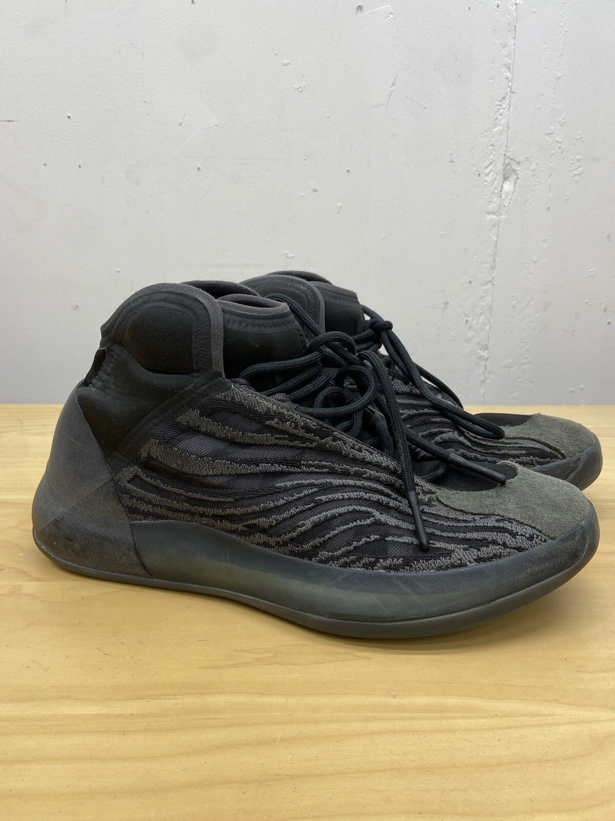 Yeezy QNTM Onyx Size 11.5 GX1317 Triple Dark Black Quantum OG Kanye West Men’s